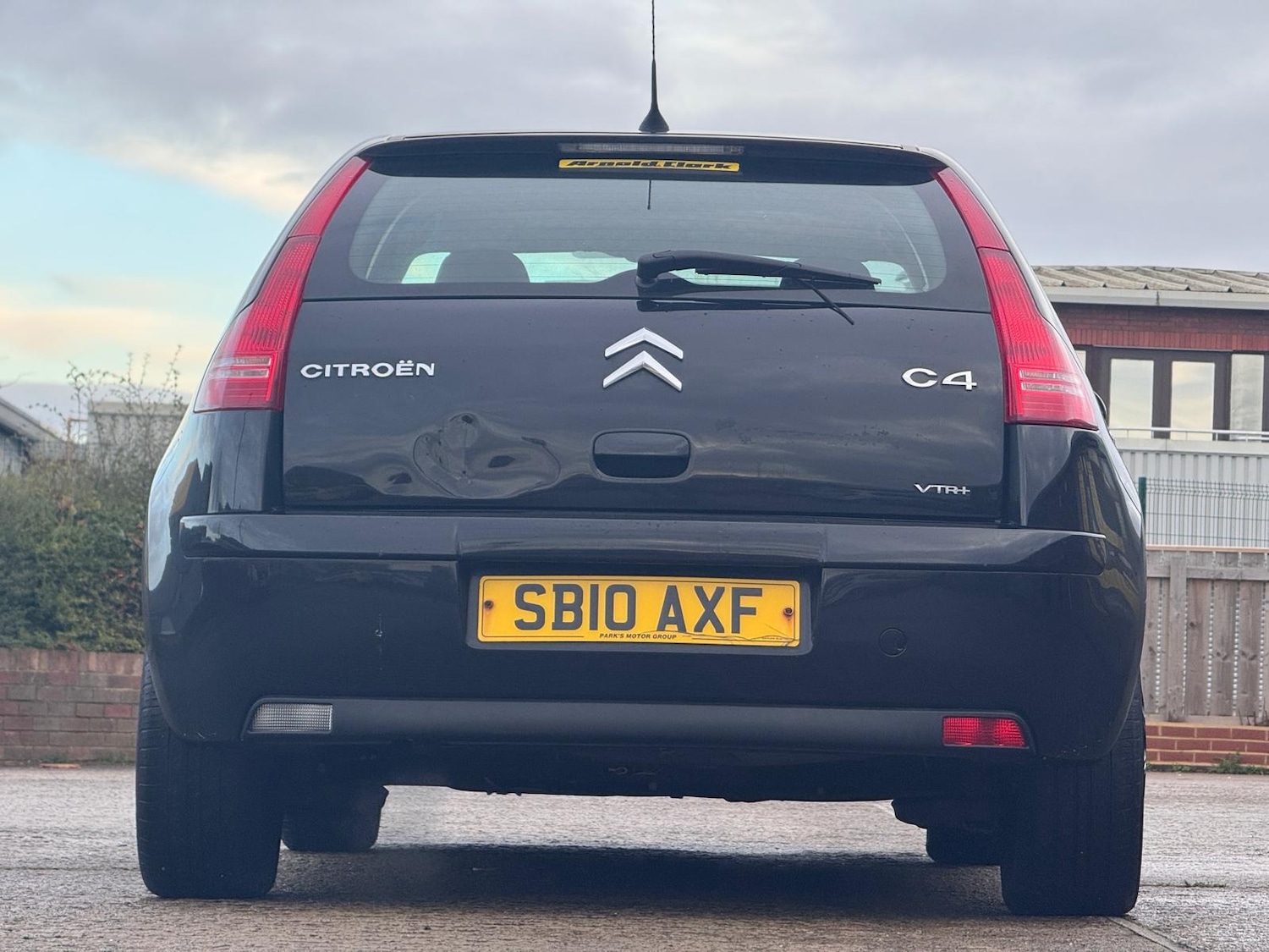 Used Citroen C4 2010 for sale - 76682395: Photo 4