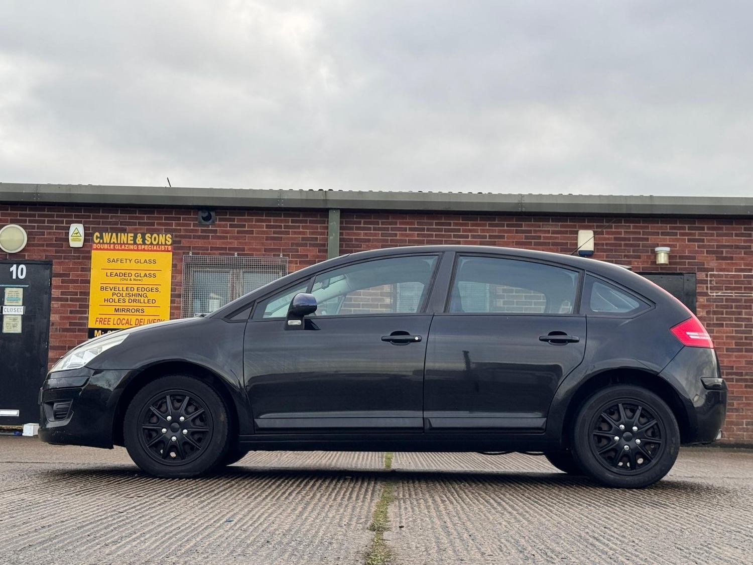 Used Citroen C4 2010 for sale - 76682395: Photo 5