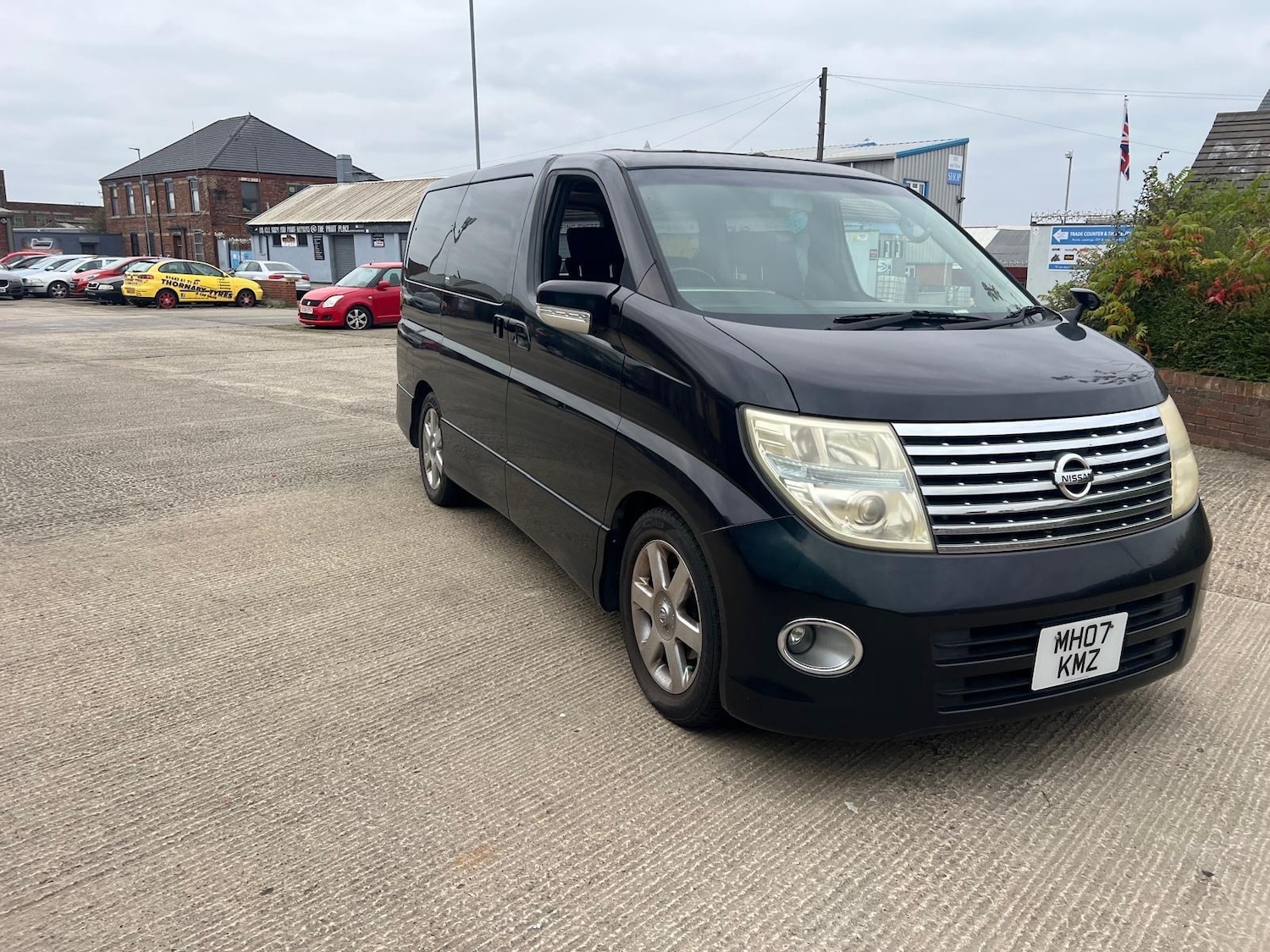 Used Nissan Elgrand 2022 for sale - 76618392: Photo 1