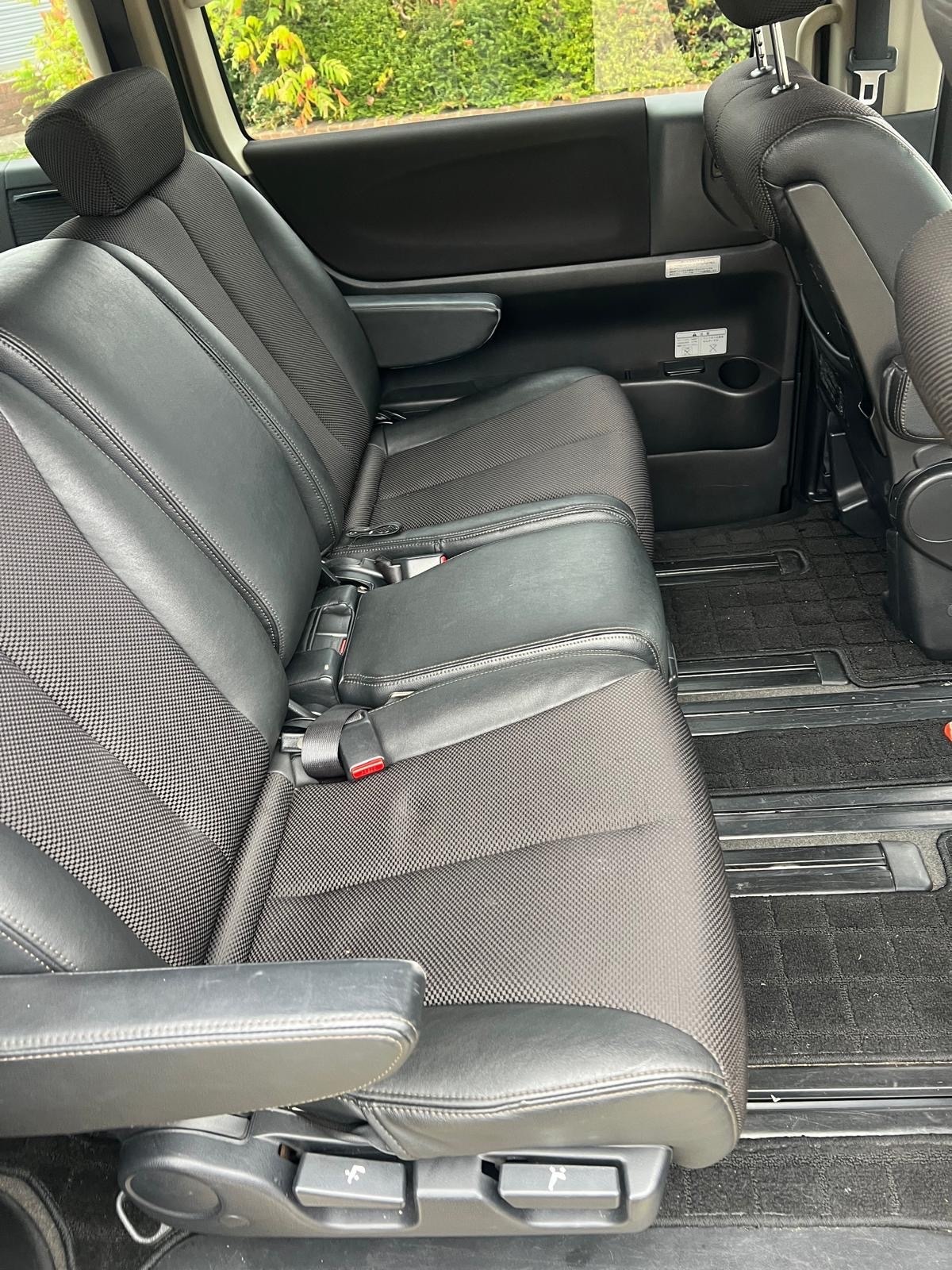 Used Nissan Elgrand 2022 for sale - 76618392: Photo 11