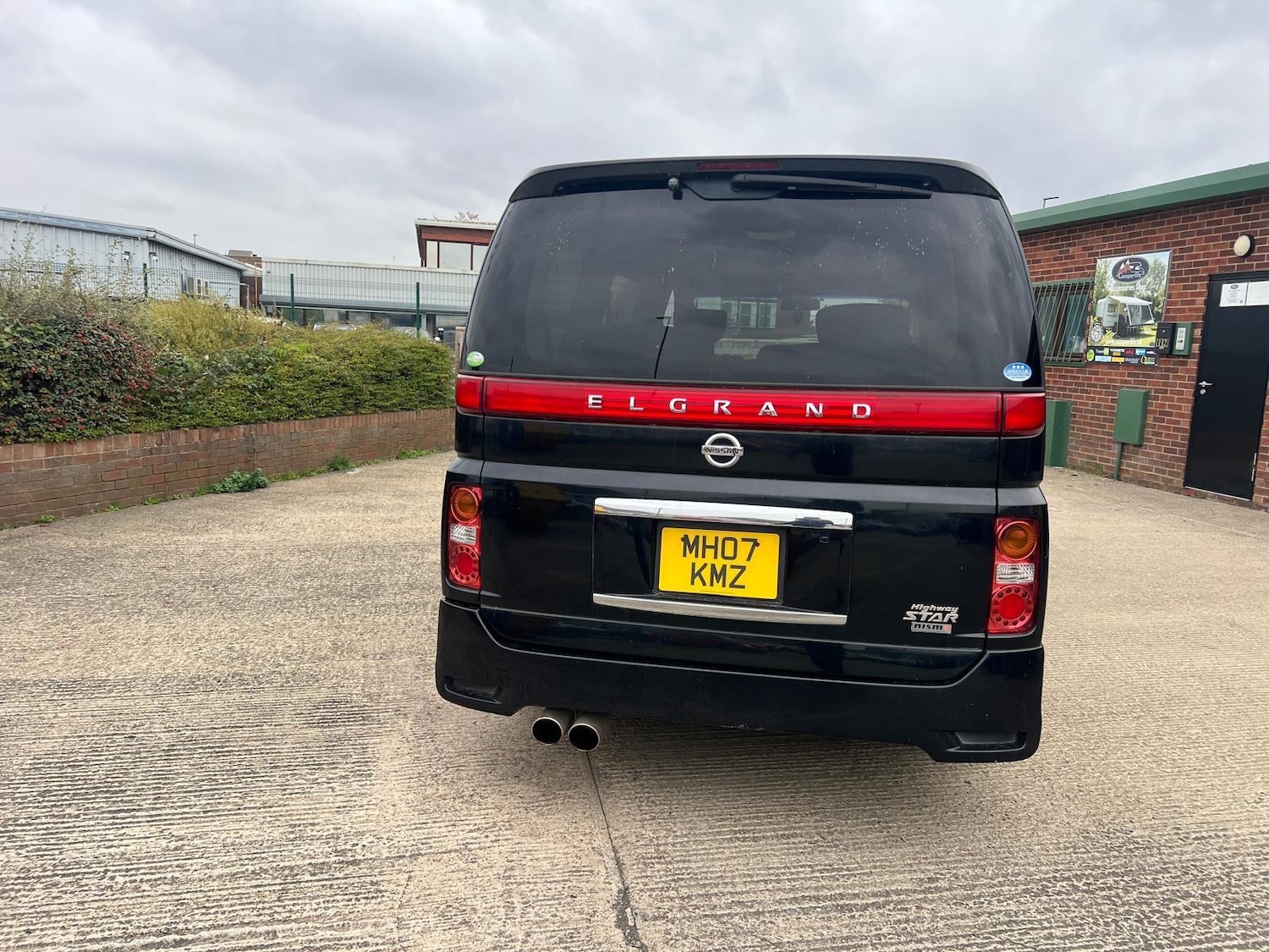 Used Nissan Elgrand 2022 for sale - 76618392: Photo 4