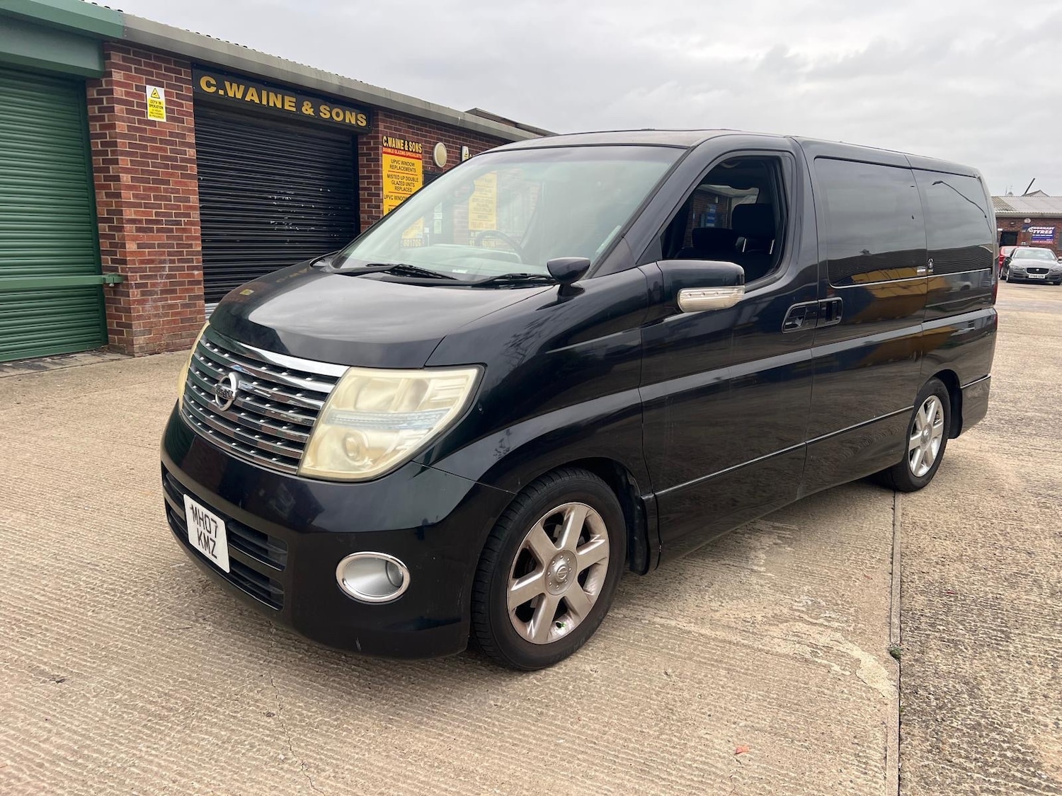 Used Nissan Elgrand 2022 for sale - 76618392: Photo 6