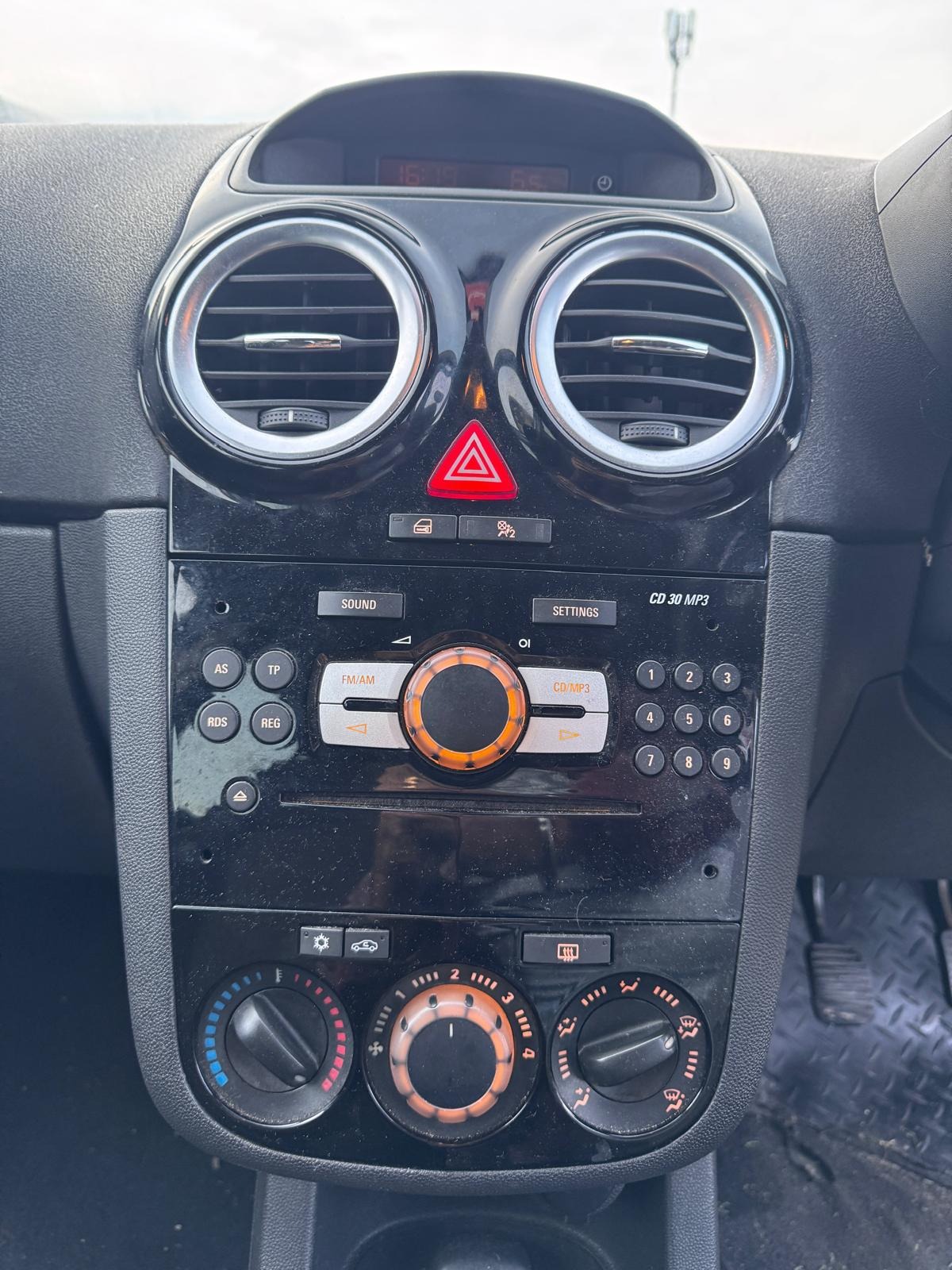 Used Vauxhall Corsa 2011 for sale - 76684429: Photo 19