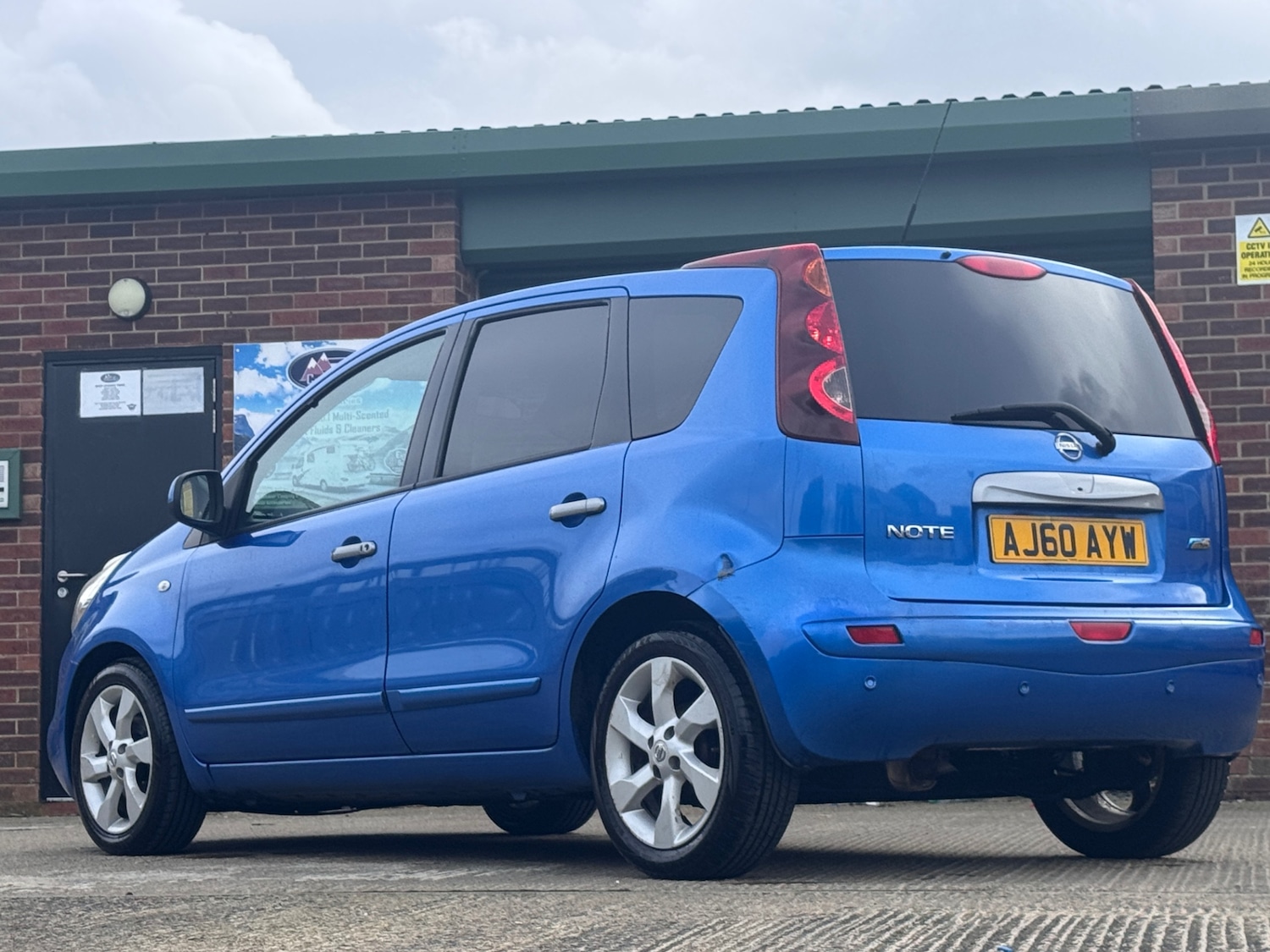 Used Nissan Note 2010 for sale - 77681450: Photo 5