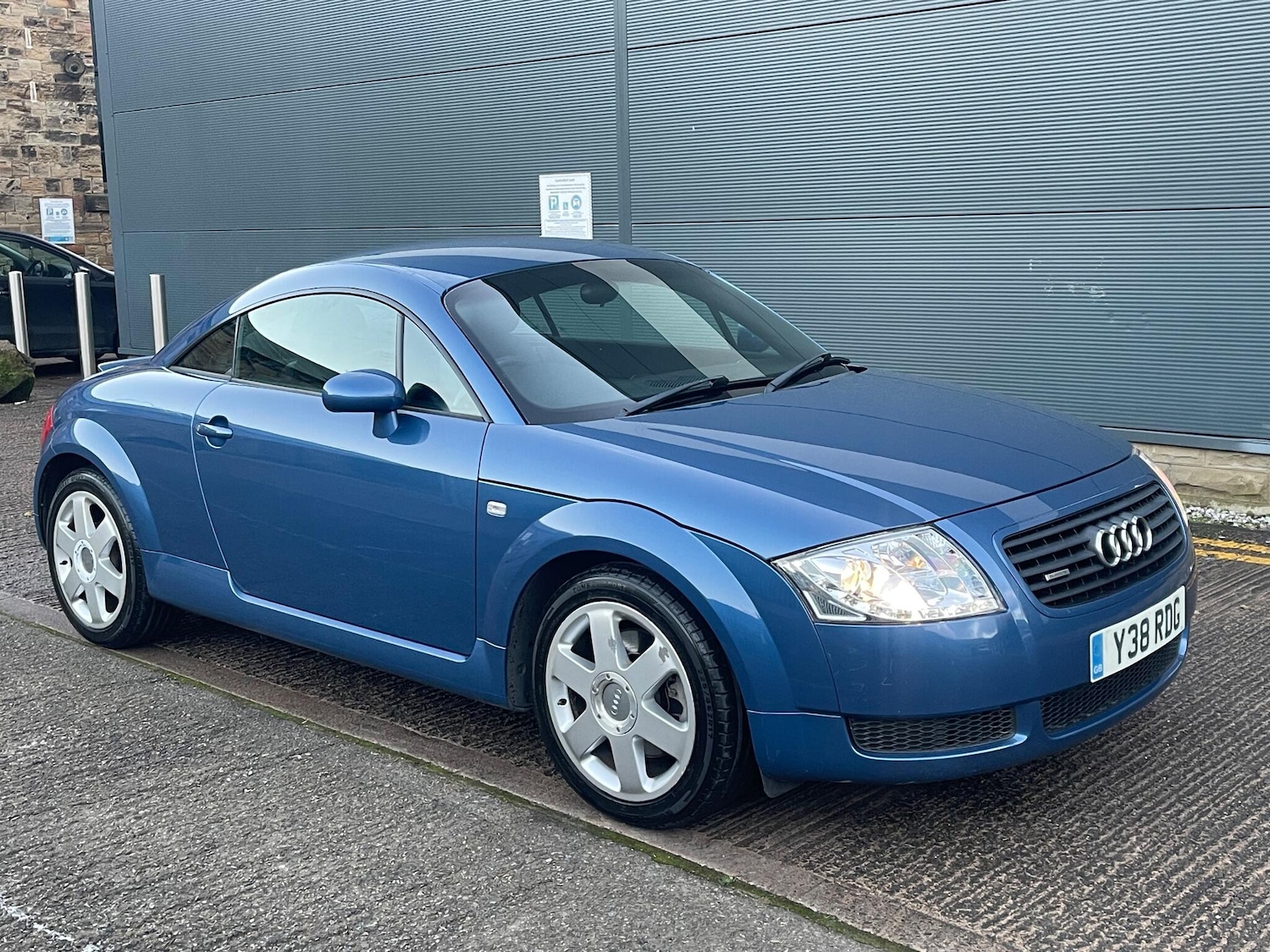 Used Audi TT 2001 for sale - 77570583: Photo 2