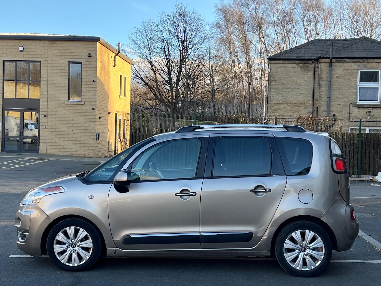 Used Citroen C3 Picasso 2011 for sale - 76926775: Photo 6