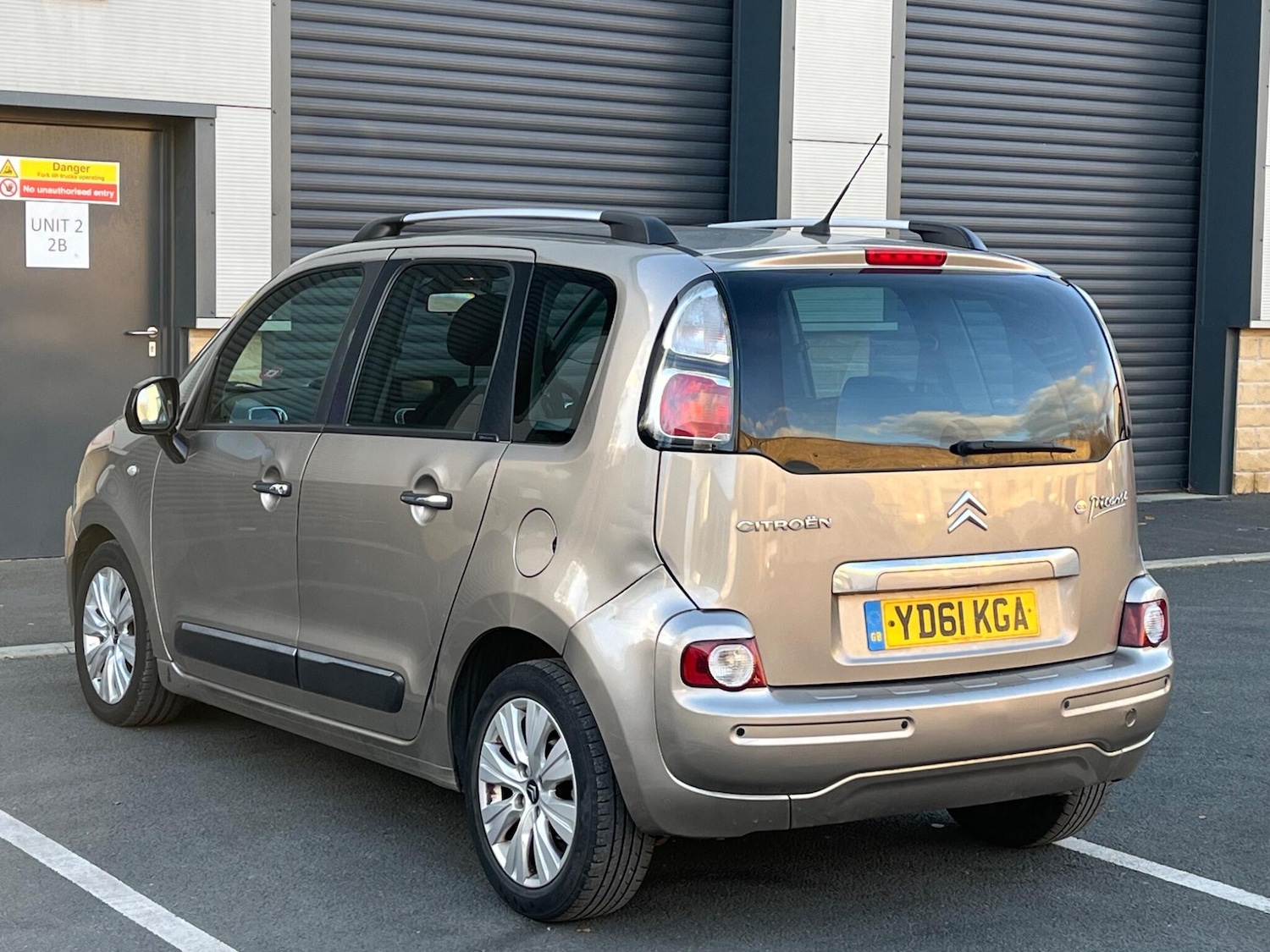 Used Citroen C3 Picasso 2011 for sale - 76926775: Photo 7