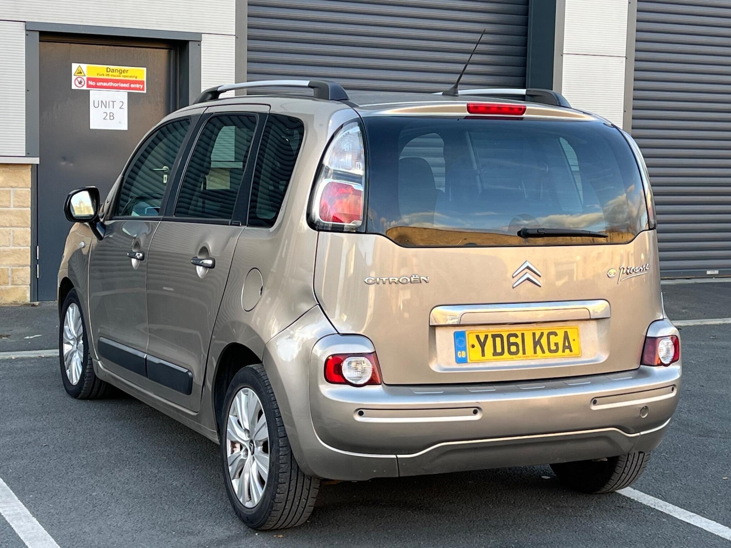 Used Citroen C3 Picasso 2011 for sale - 76926775: Photo 8