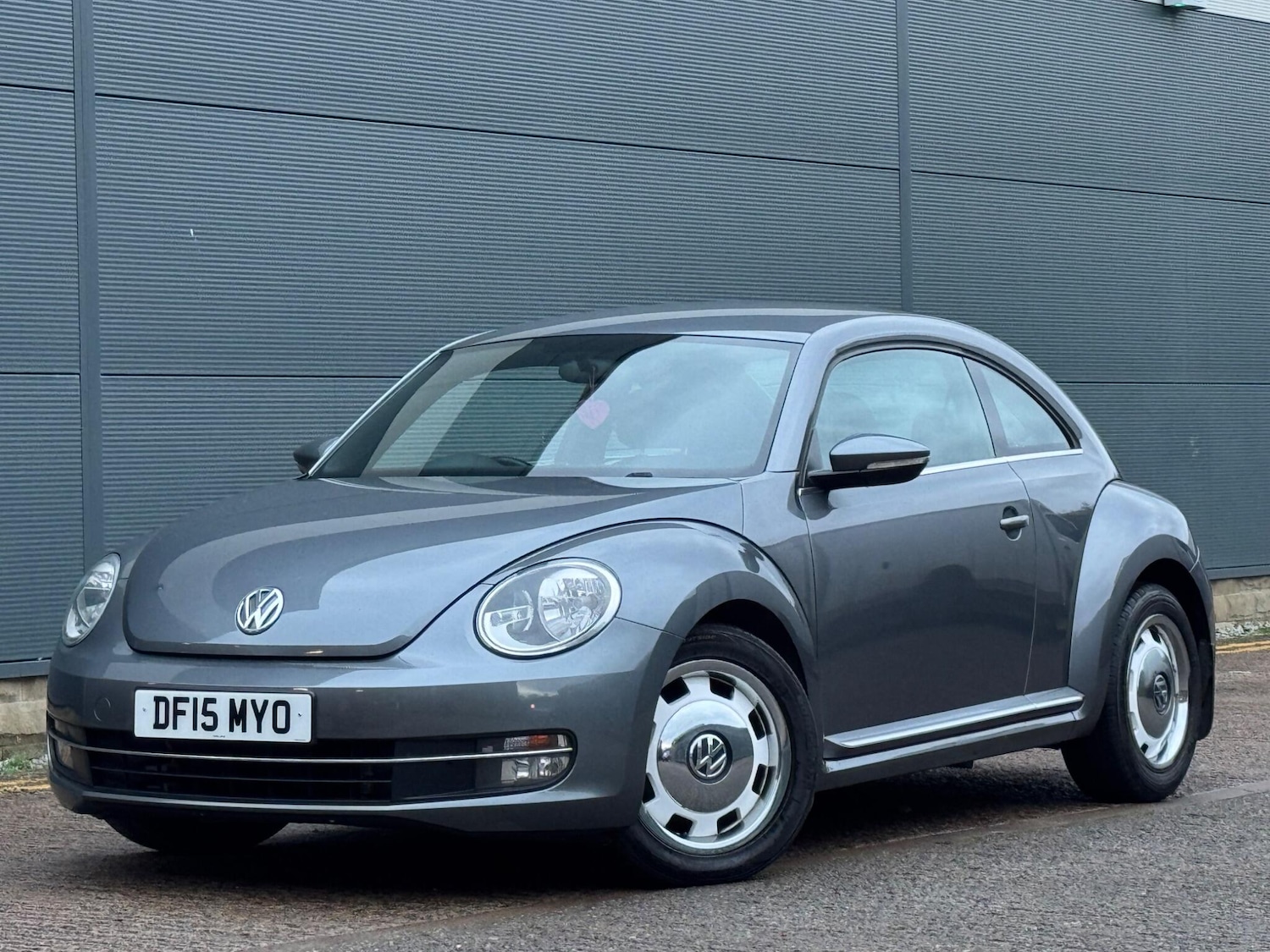 Used Volkswagen Beetle 2015 for sale - 76824606: Photo 1