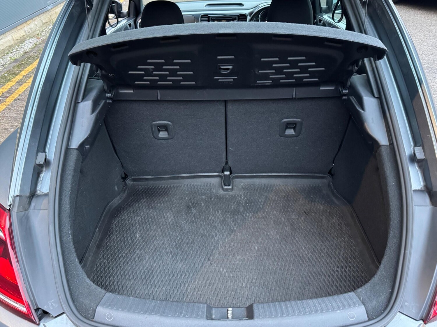 Used Volkswagen Beetle 2015 for sale - 76824606: Photo 16