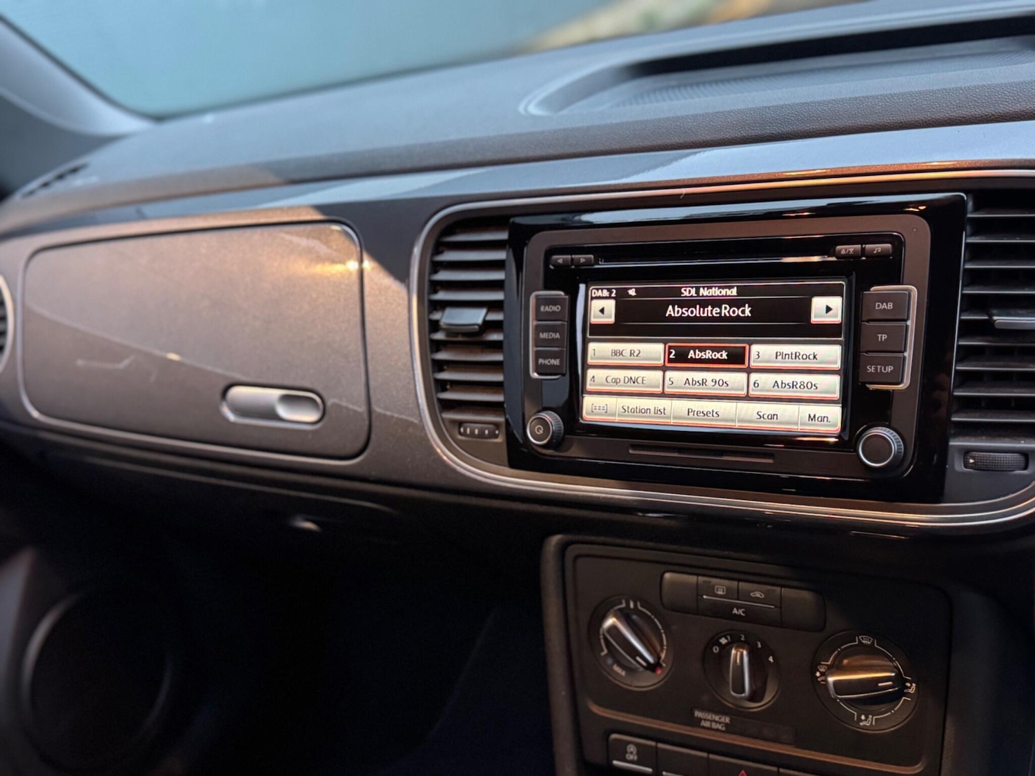 Used Volkswagen Beetle 2015 for sale - 76824606: Photo 19