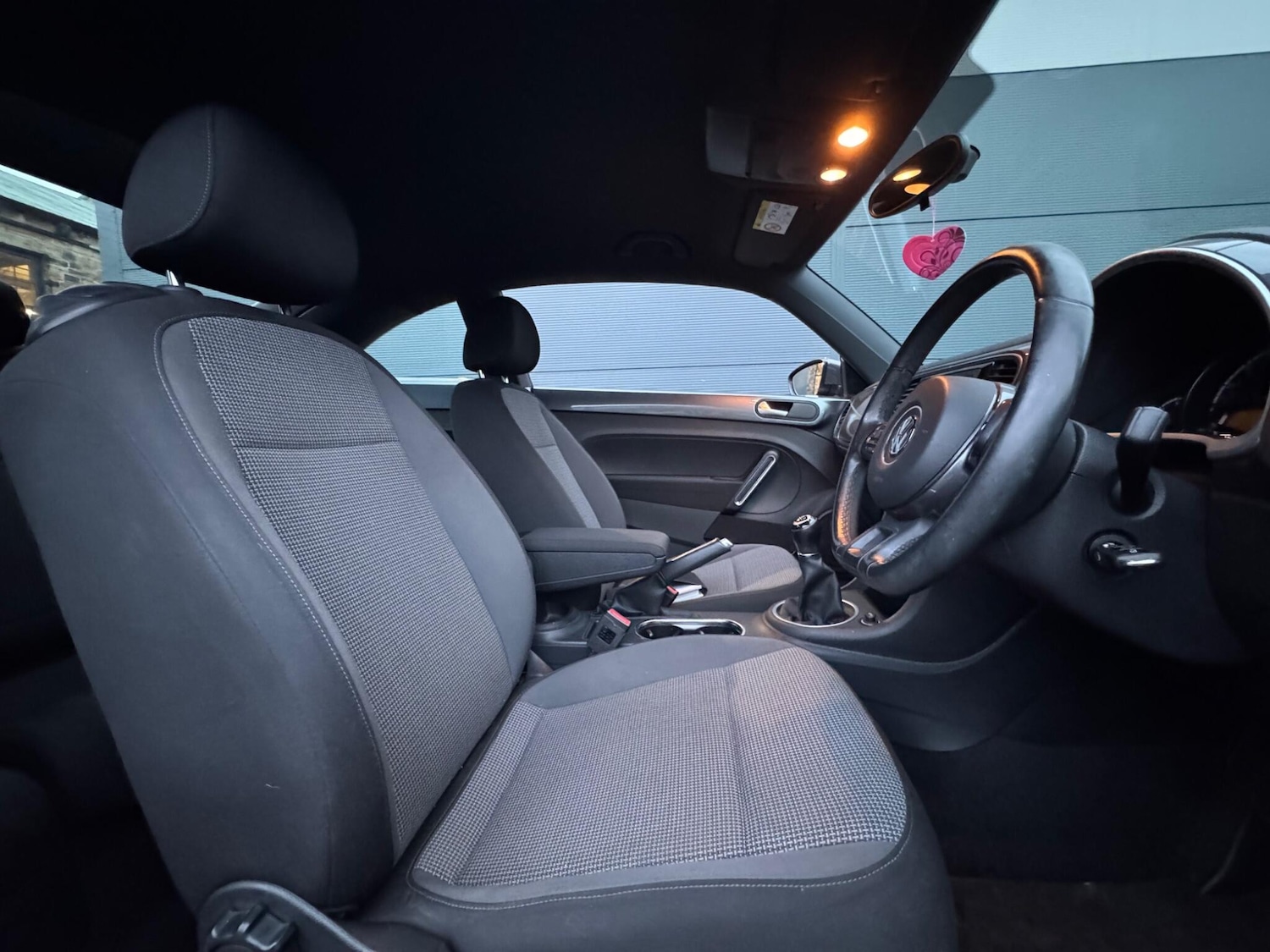 Used Volkswagen Beetle 2015 for sale - 76824606: Photo 21