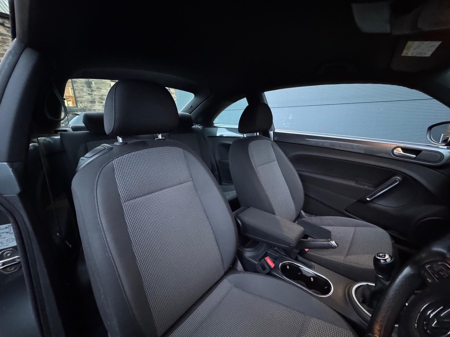 Used Volkswagen Beetle 2015 for sale - 76824606: Photo 23