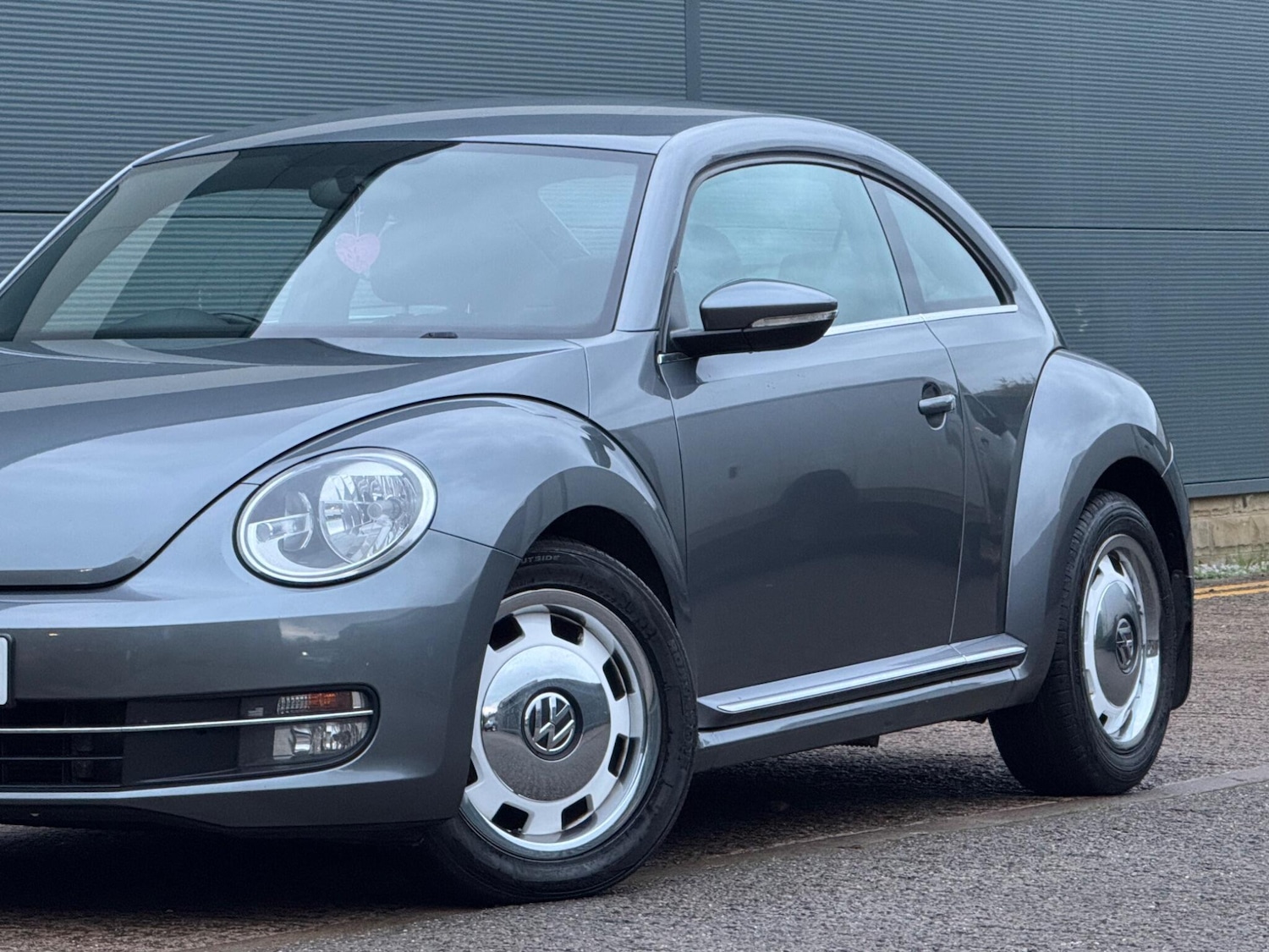 Used Volkswagen Beetle 2015 for sale - 76824606: Photo 4
