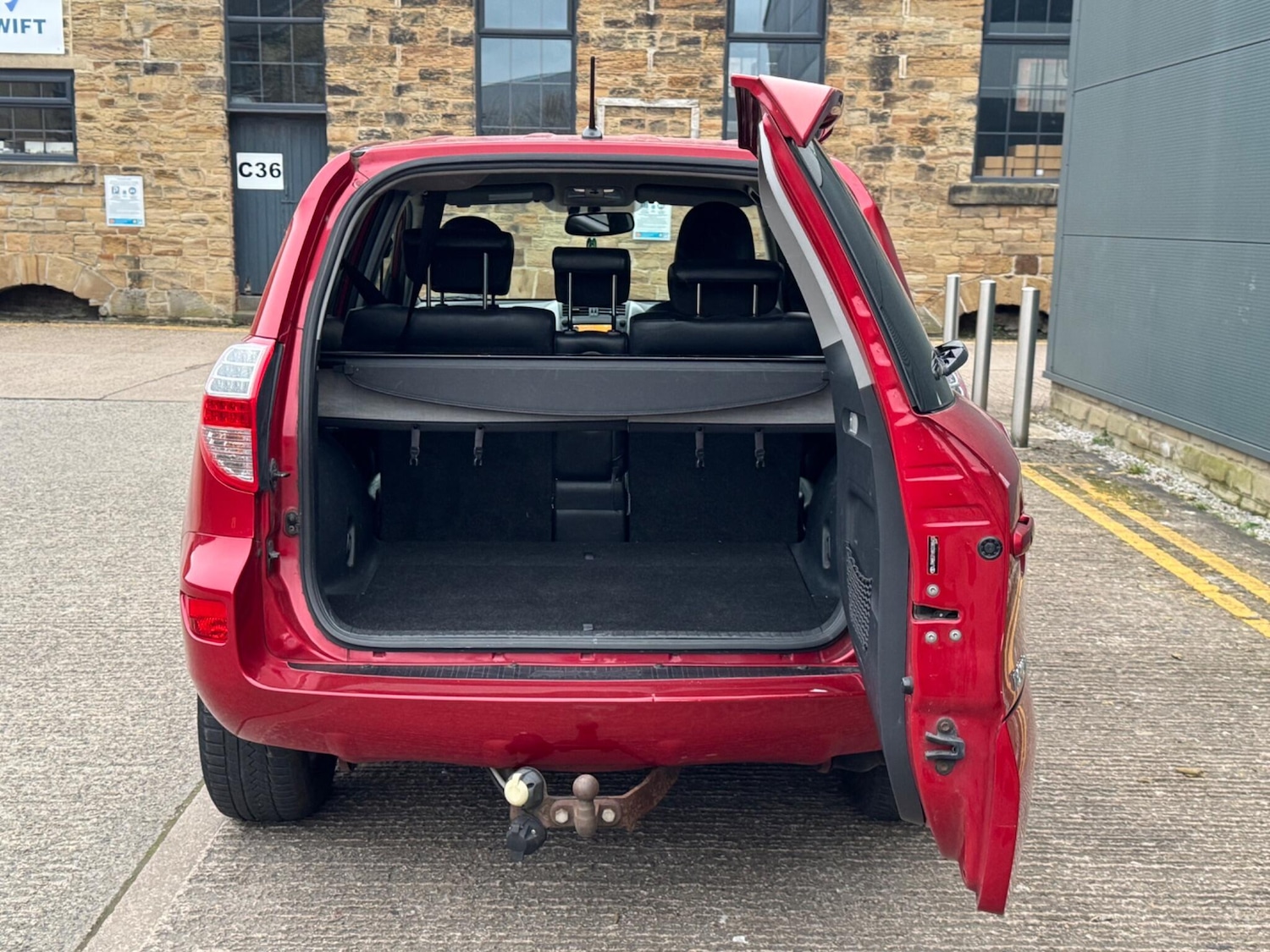 Used Toyota RAV4 2011 for sale - 77738195: Photo 16