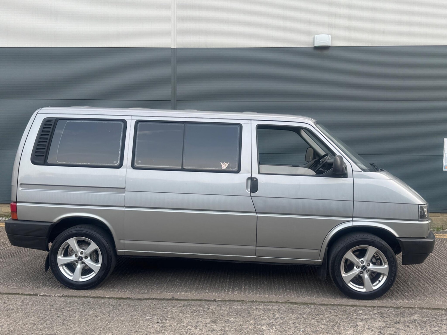 Used Volkswagen Caravelle 1995 for sale - 78128250: Photo 25