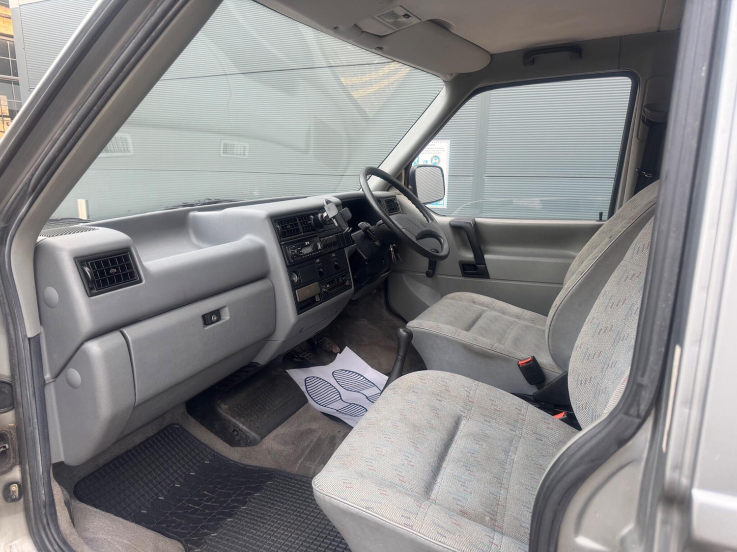 Used Volkswagen Caravelle 1995 for sale - 78128250: Photo 36