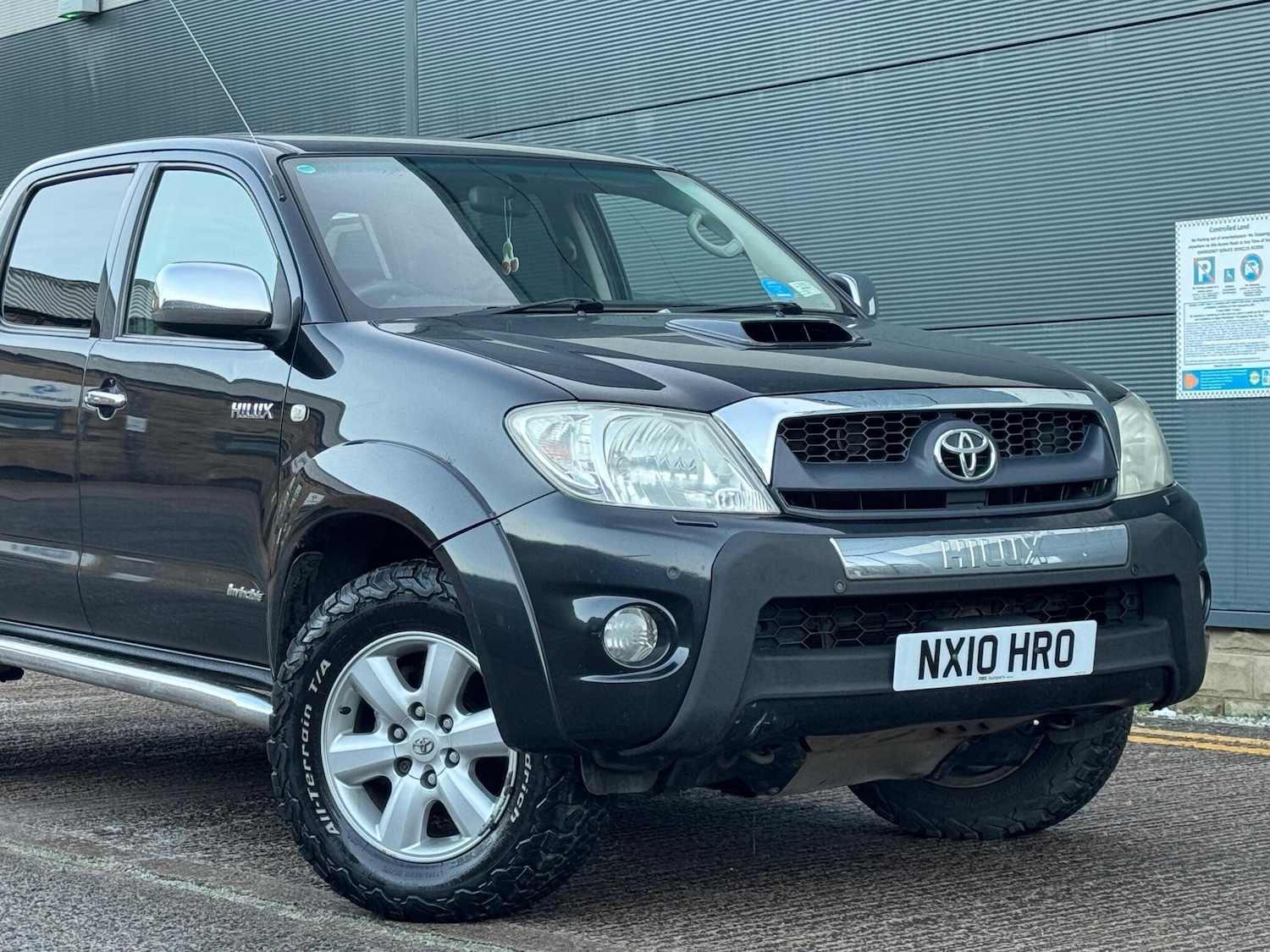 Used Toyota Hilux 2010 for sale - 77163310: Photo 2