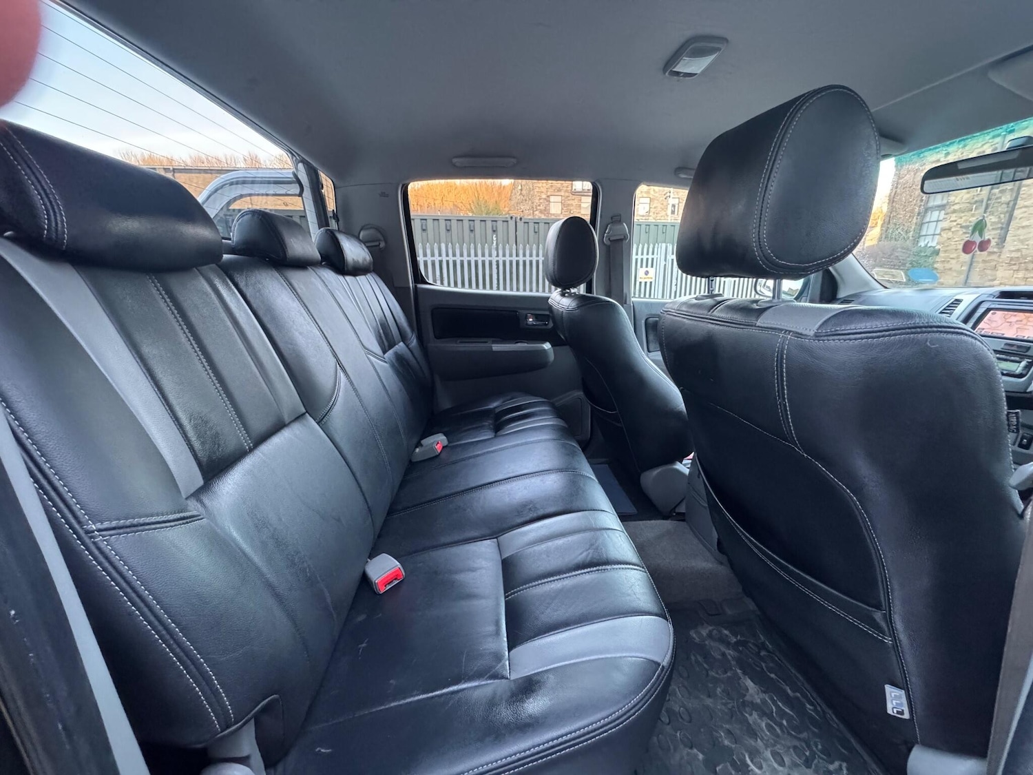 Used Toyota Hilux 2010 for sale - 77163310: Photo 41