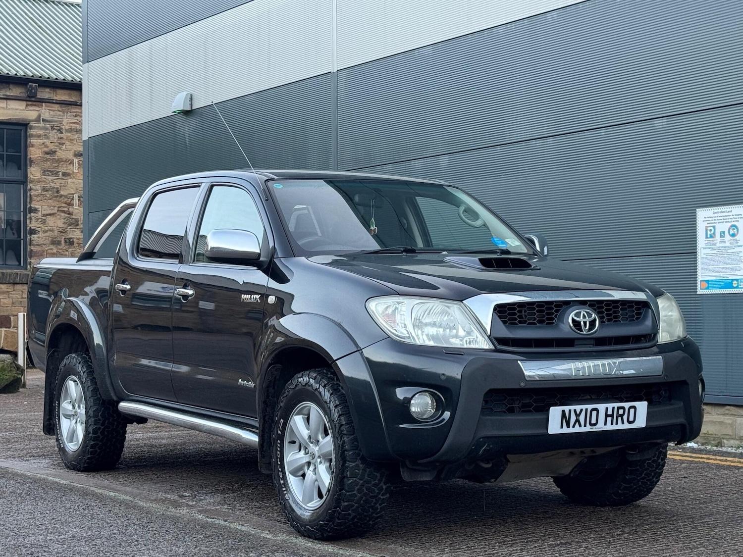 Used Toyota Hilux 2010 for sale - 77163310: Photo 9