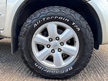 Used Toyota Hilux 2010 for sale - 79847276: Photo