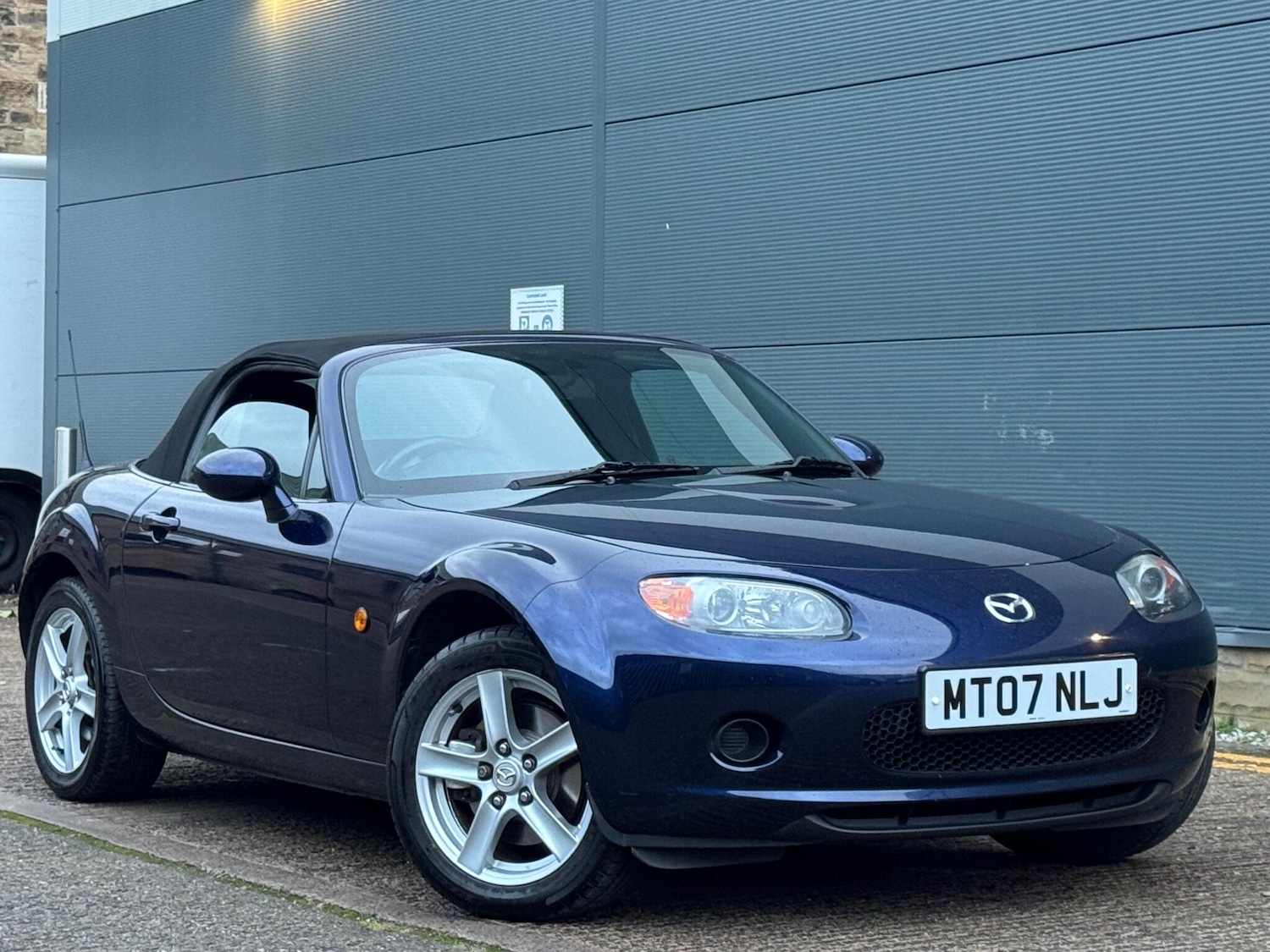 Used Mazda MX-5 2007 for sale - 76976304: Photo 4