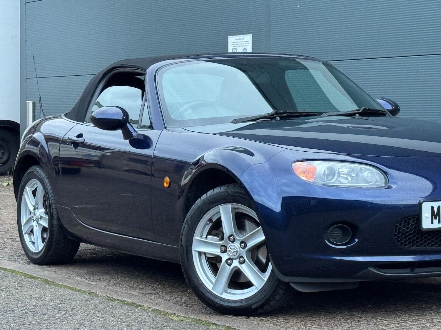 Used Mazda MX-5 2007 for sale - 76976304: Photo 6