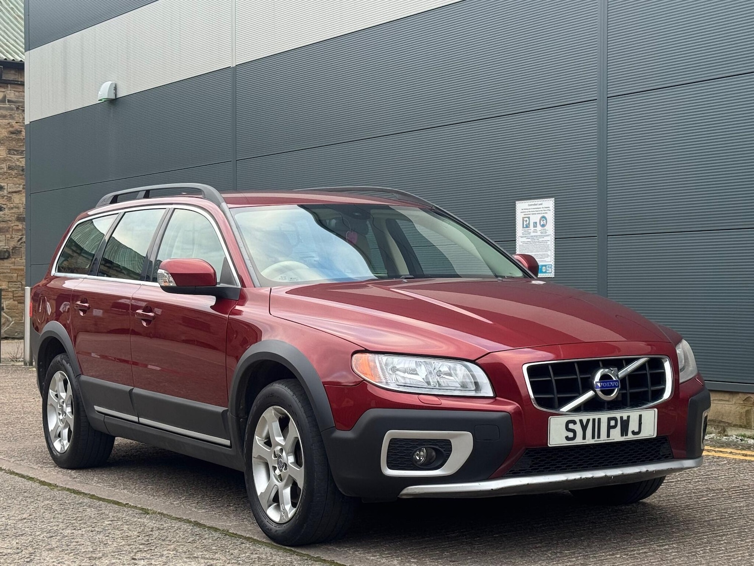 Used Volvo XC70 2011 for sale - 77101865: Photo 12