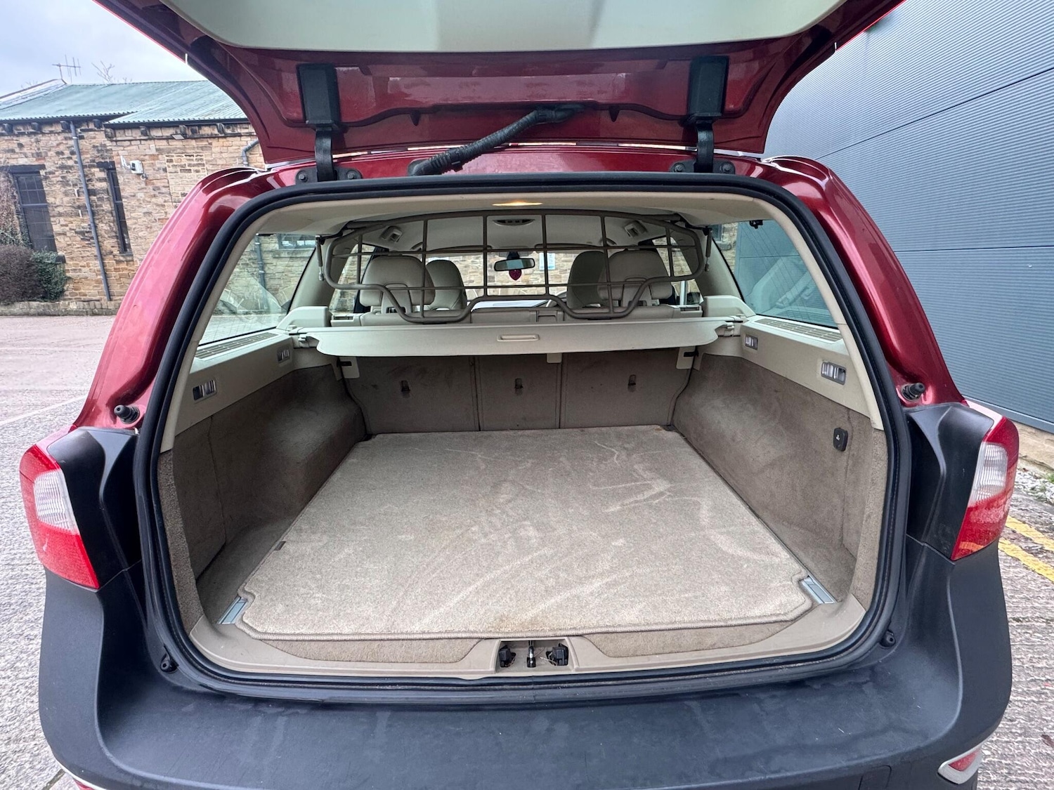 Used Volvo XC70 2011 for sale - 77101865: Photo 17