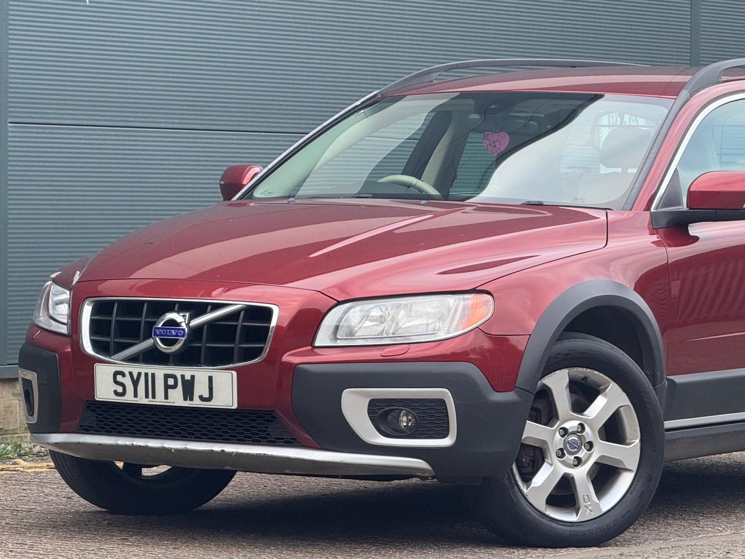 Used Volvo XC70 2011 for sale - 77101865: Photo 3