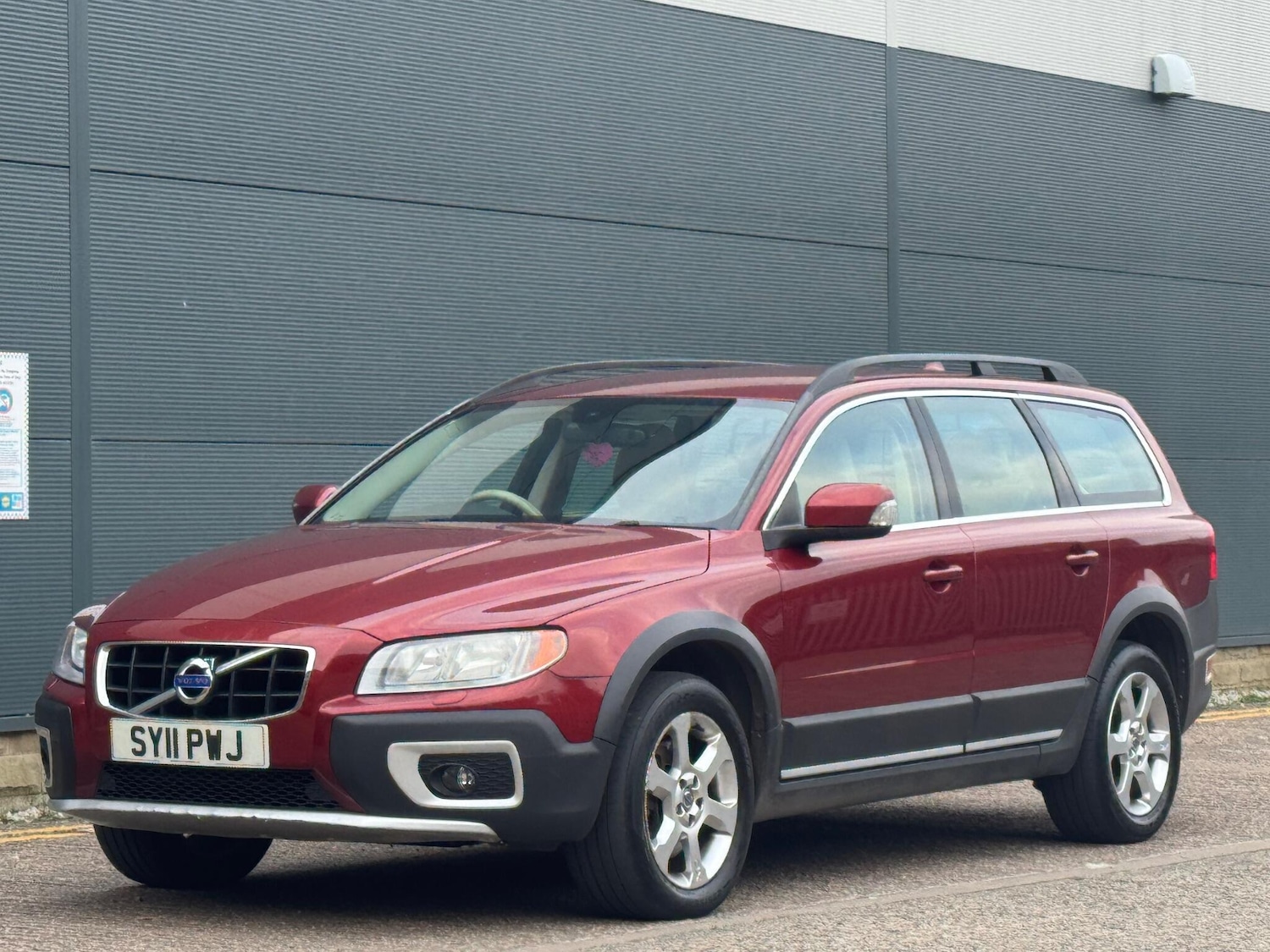 Used Volvo XC70 2011 for sale - 77101865: Photo 6