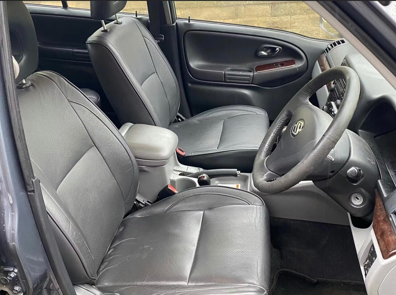 Used Suzuki Grand Vitara 2004 for sale - 76786595: Photo 2