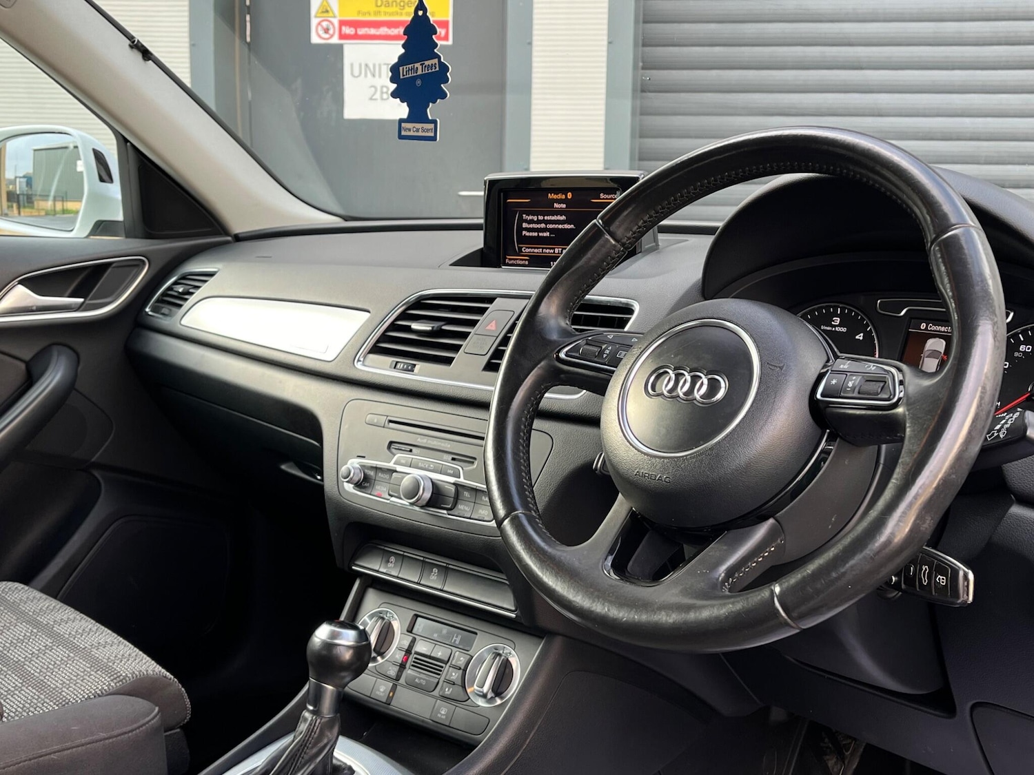 Used Audi Q3 2011 for sale - 76715288: Photo 15