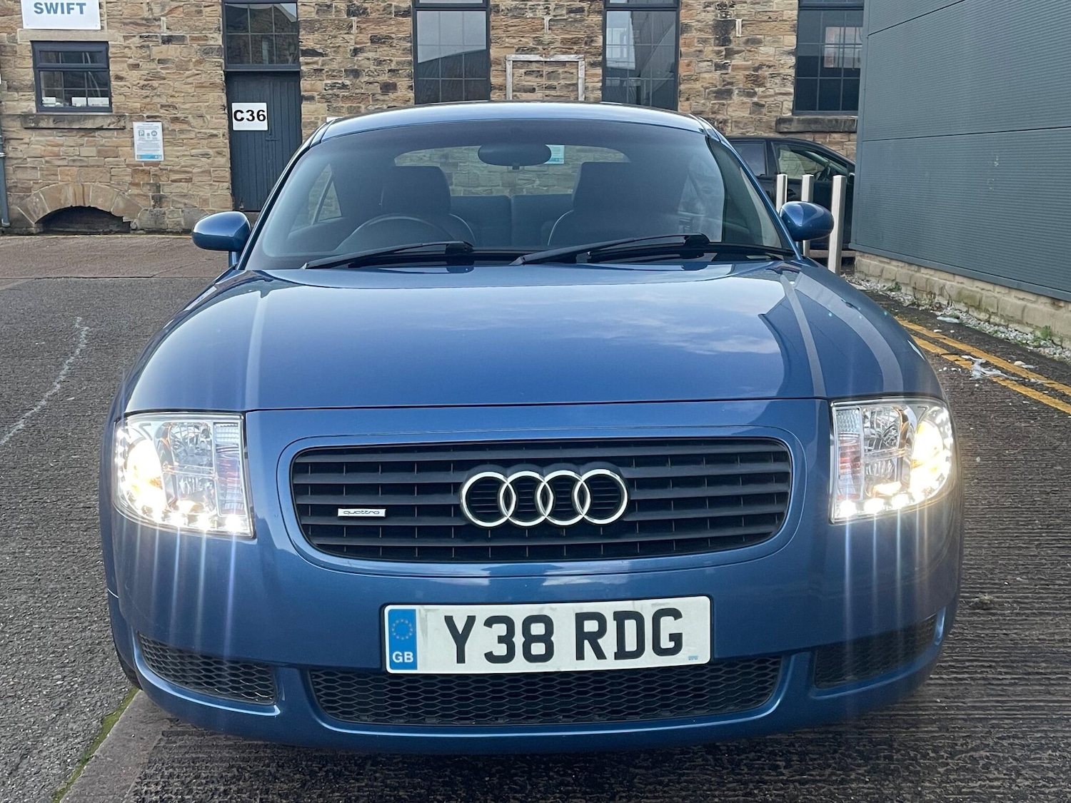 Used Audi TT 2001 for sale - 76898831: Photo 16
