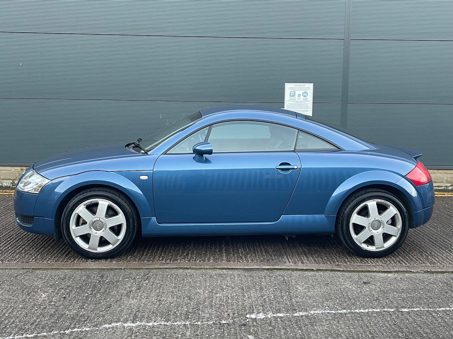Used Audi TT 2001 for sale - 76898831: Photo 37