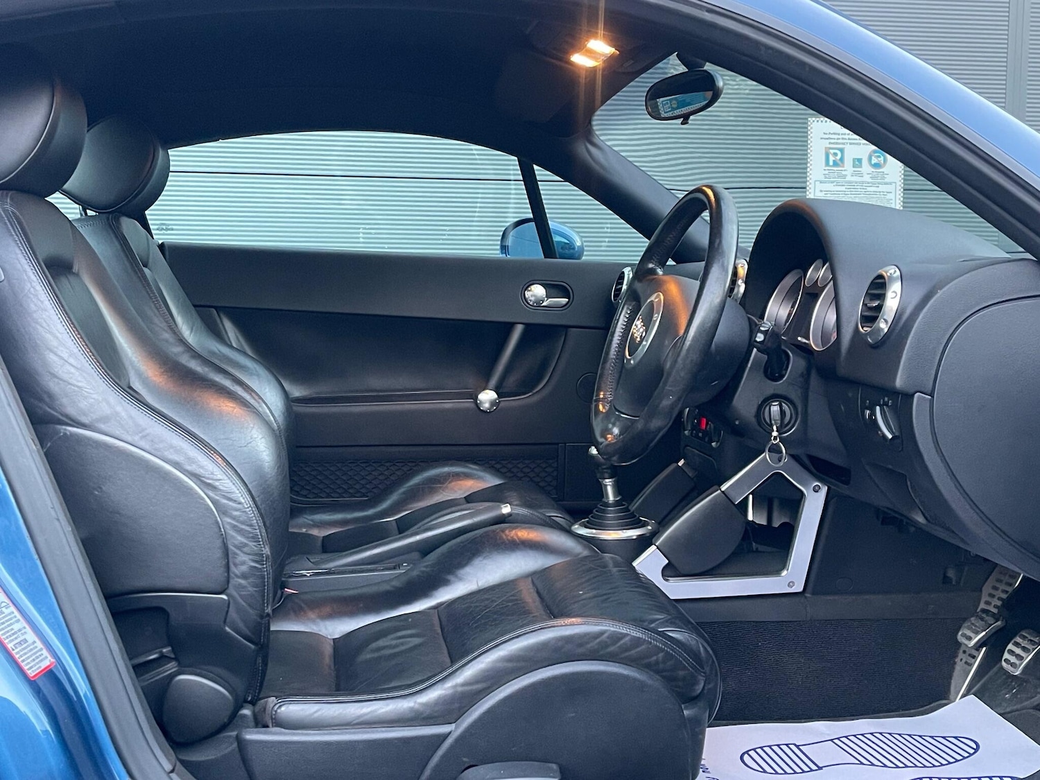 Used Audi TT 2001 for sale - 76898831: Photo 41