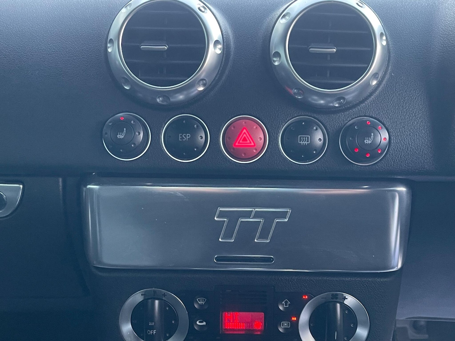 Used Audi TT 2001 for sale - 76898831: Photo 45