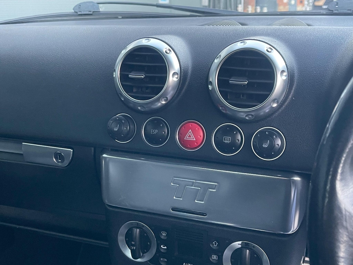 Used Audi TT 2001 for sale - 76898831: Photo 47