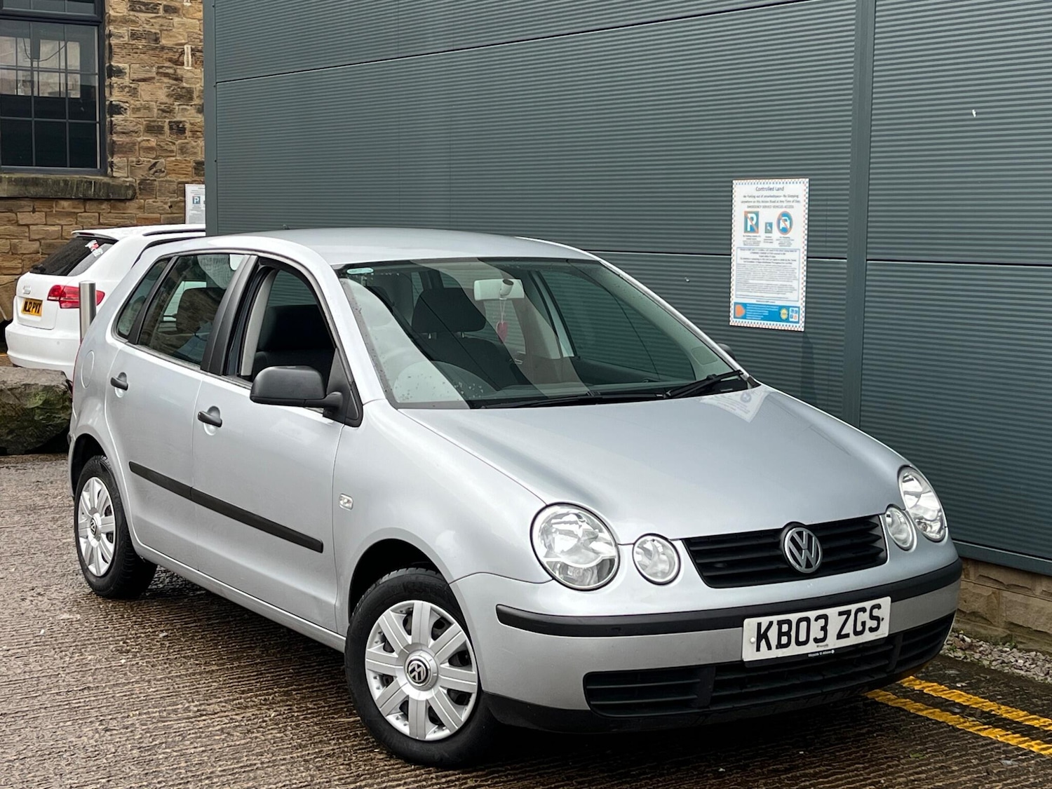 Used Volkswagen Polo 2003 for sale - 76886720: Photo 2