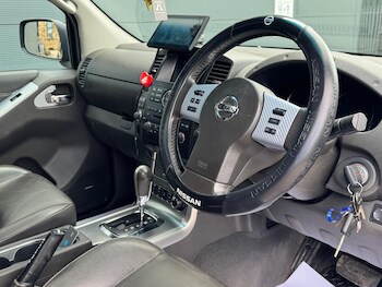 Used Nissan Navara 2010 for sale - 78275750: Photo