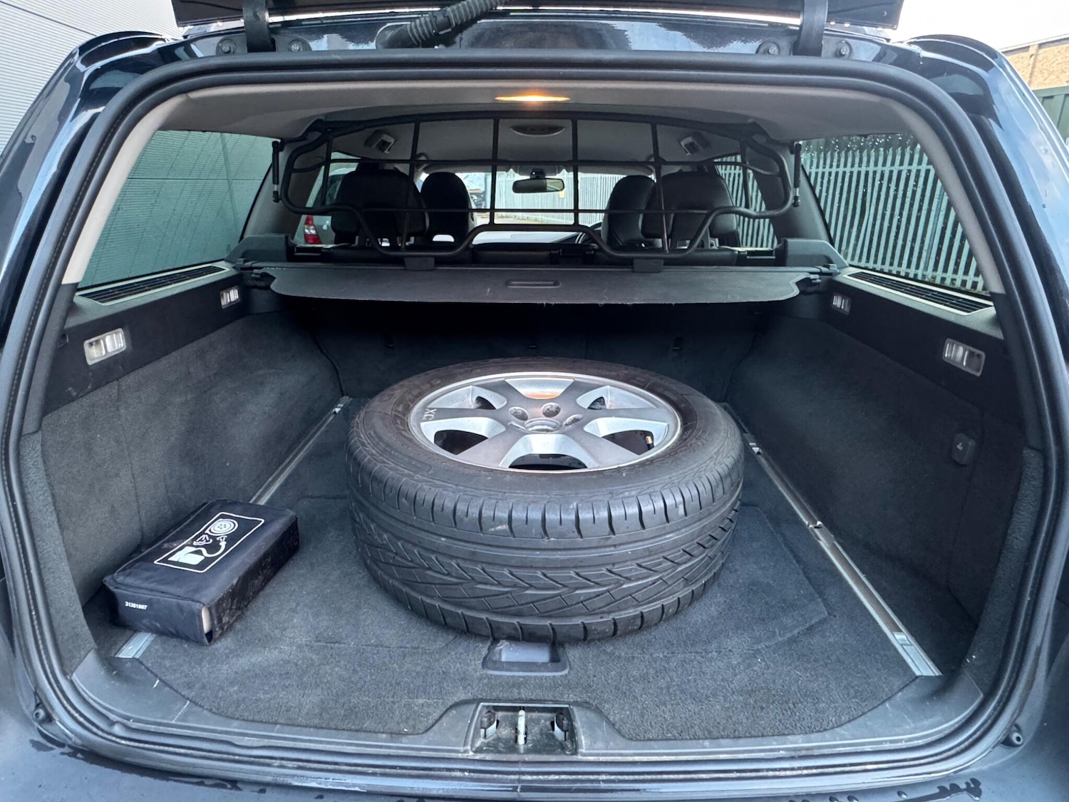 Used Volvo XC70 2010 for sale - 76824601: Photo 20