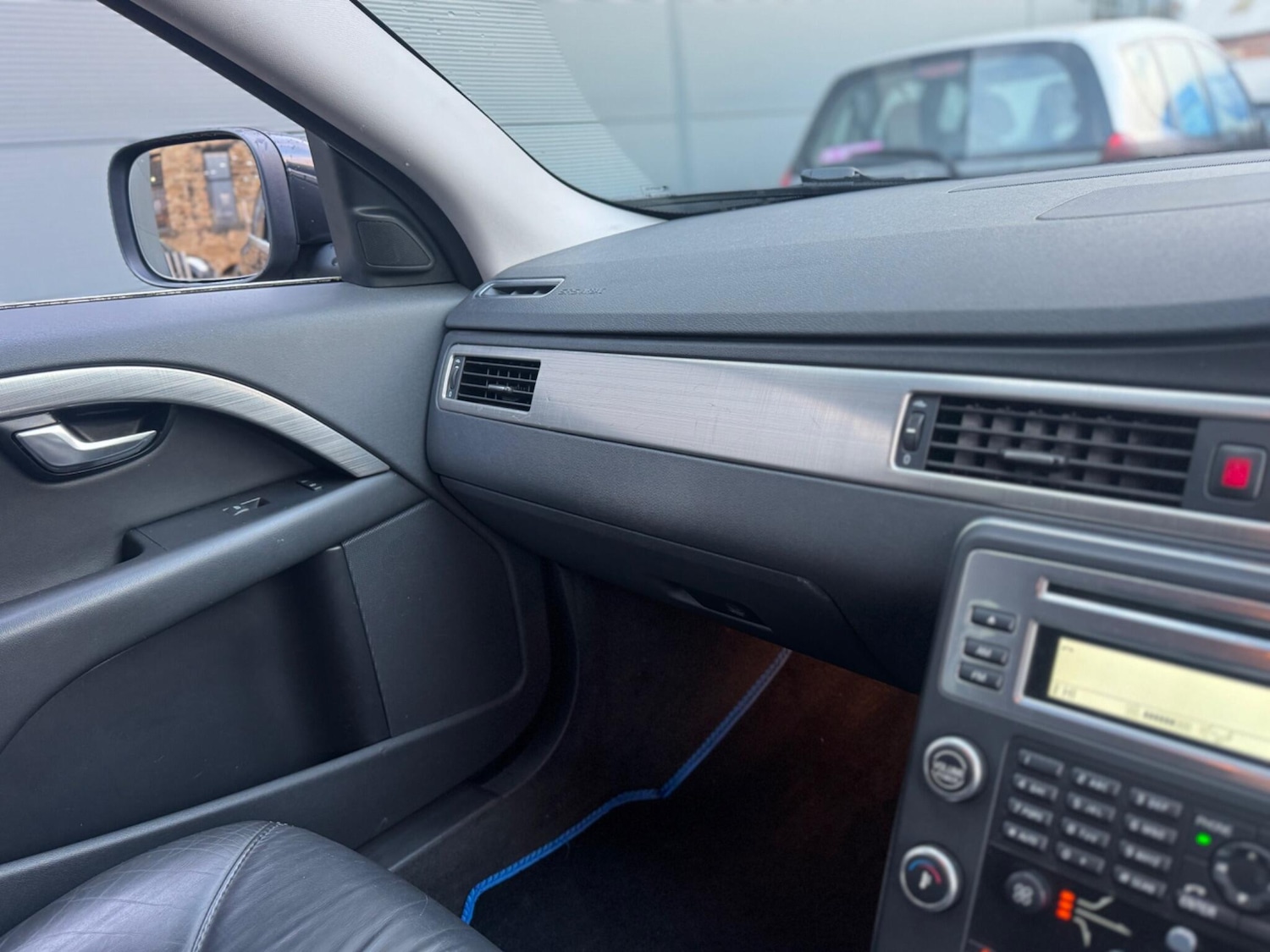 Used Volvo XC70 2010 for sale - 76824601: Photo 27