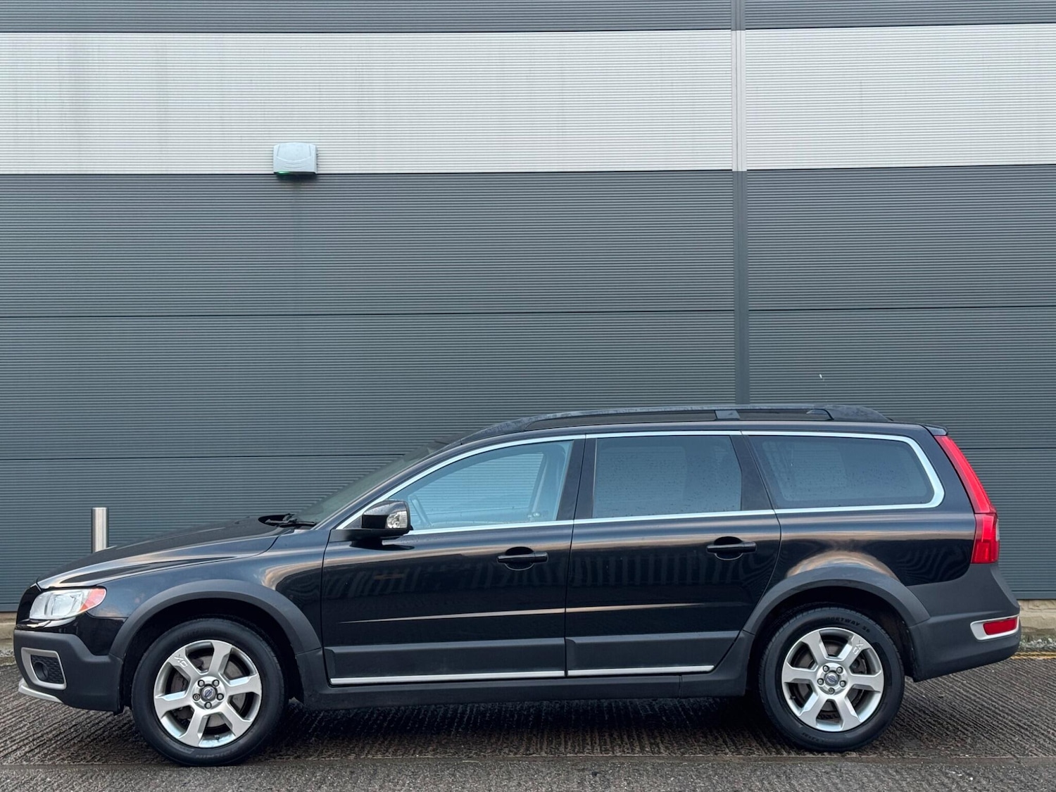Used Volvo XC70 2010 for sale - 76824601: Photo 5