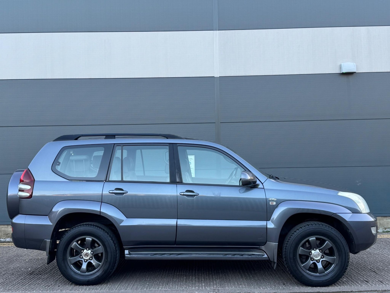 Used Toyota Land Cruiser 2005 for sale - 77738283: Photo 17