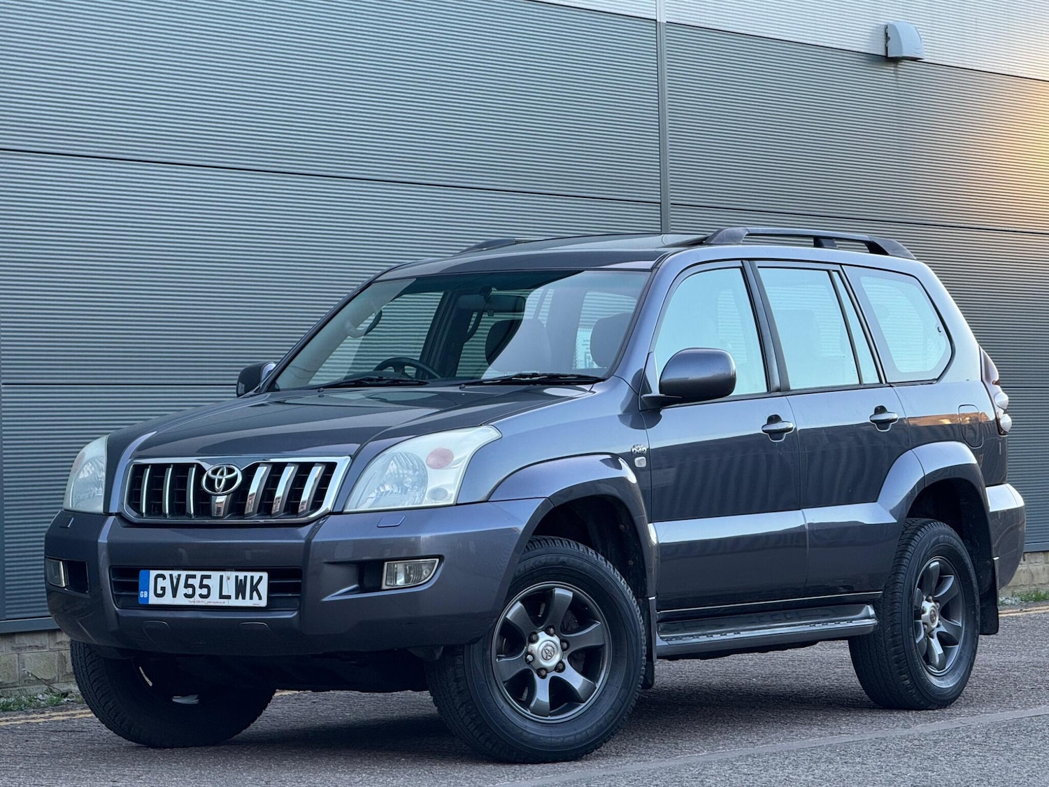 Used Toyota Land Cruiser 2005 for sale - 77738283: Photo 2