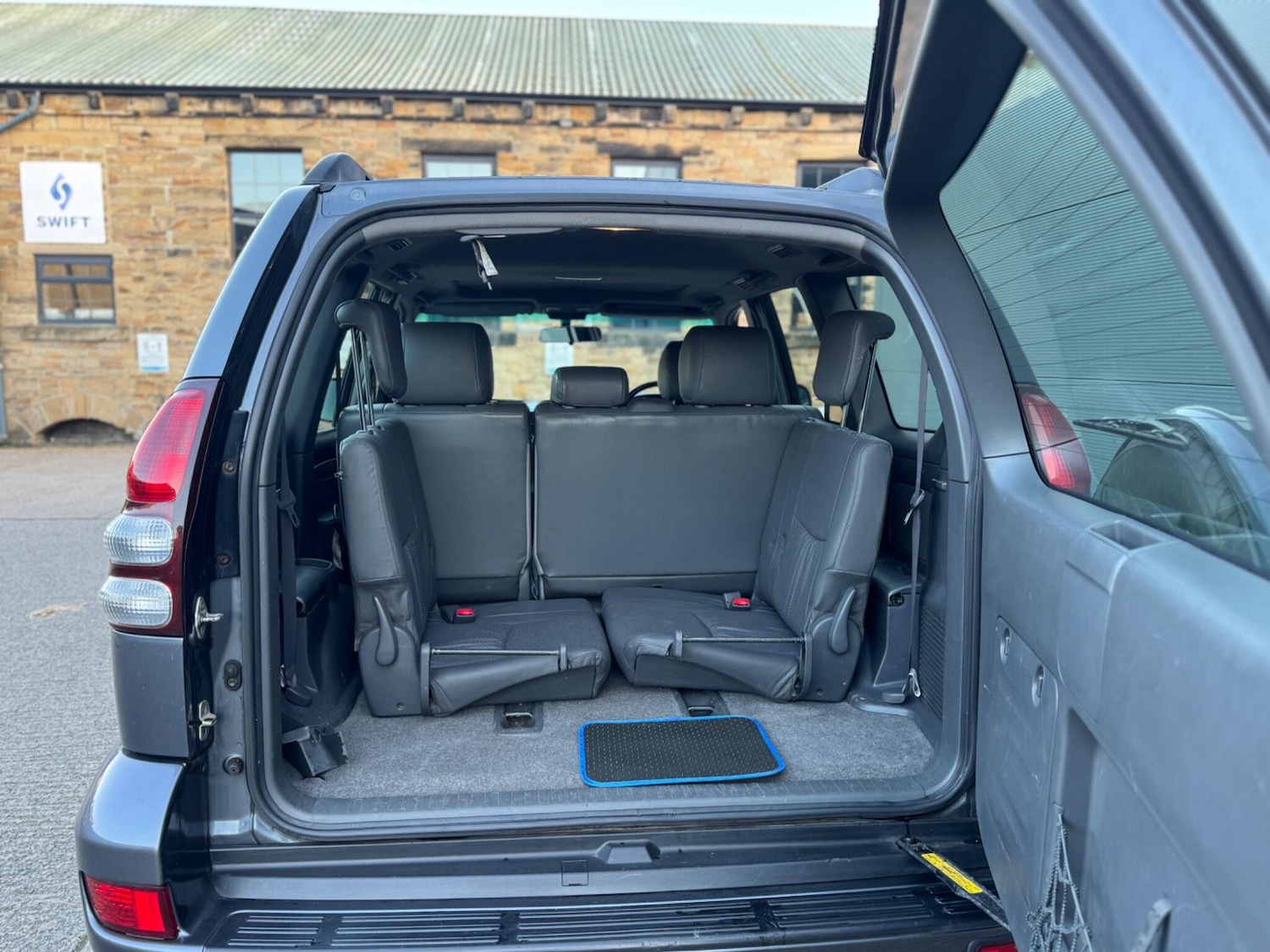 Used Toyota Land Cruiser 2005 for sale - 77738283: Photo 23