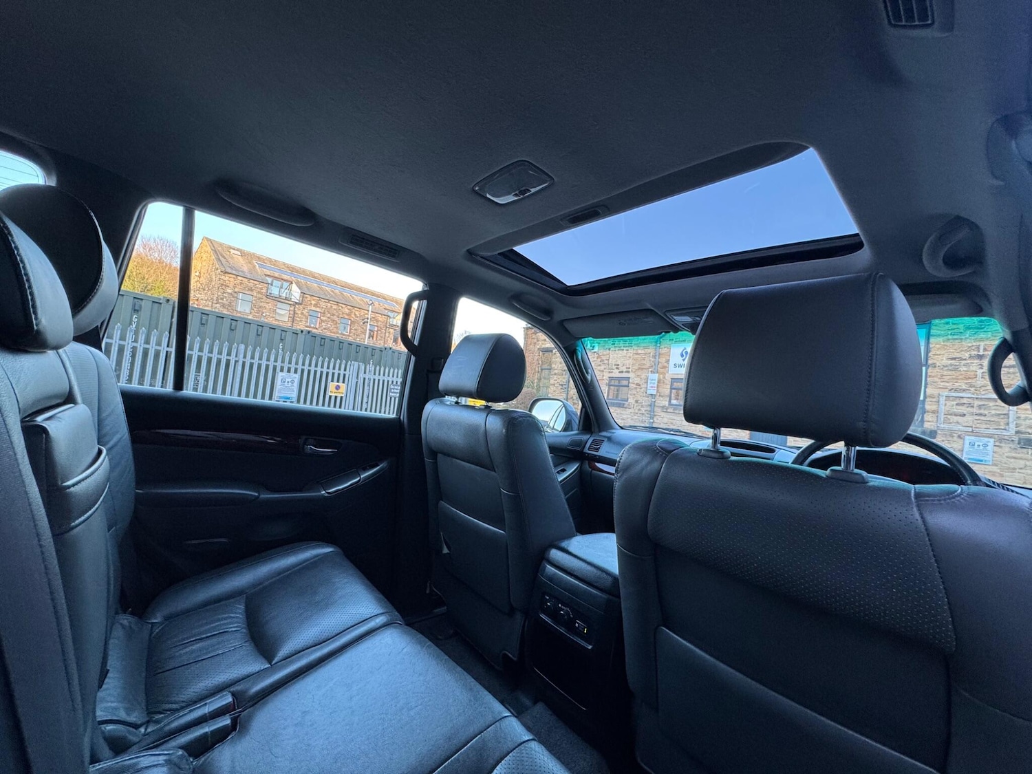 Used Toyota Land Cruiser 2005 for sale - 77738283: Photo 29