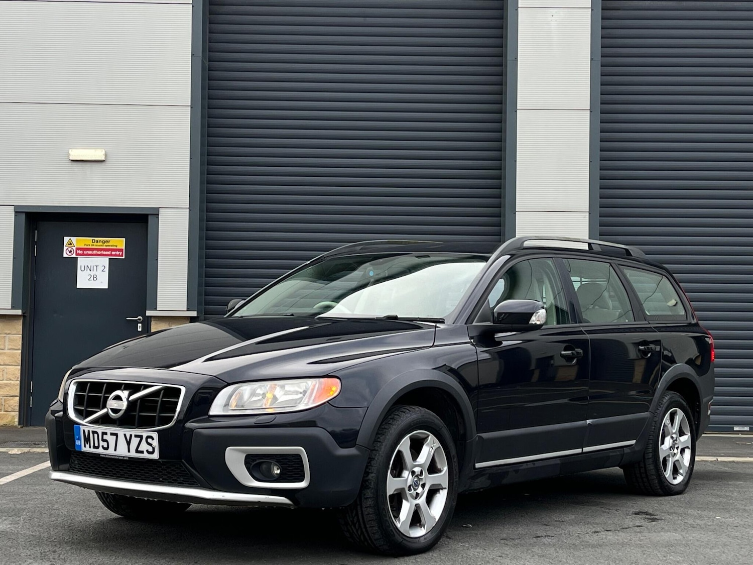 Used Volvo XC70 2007 for sale - 77156084: Photo 2
