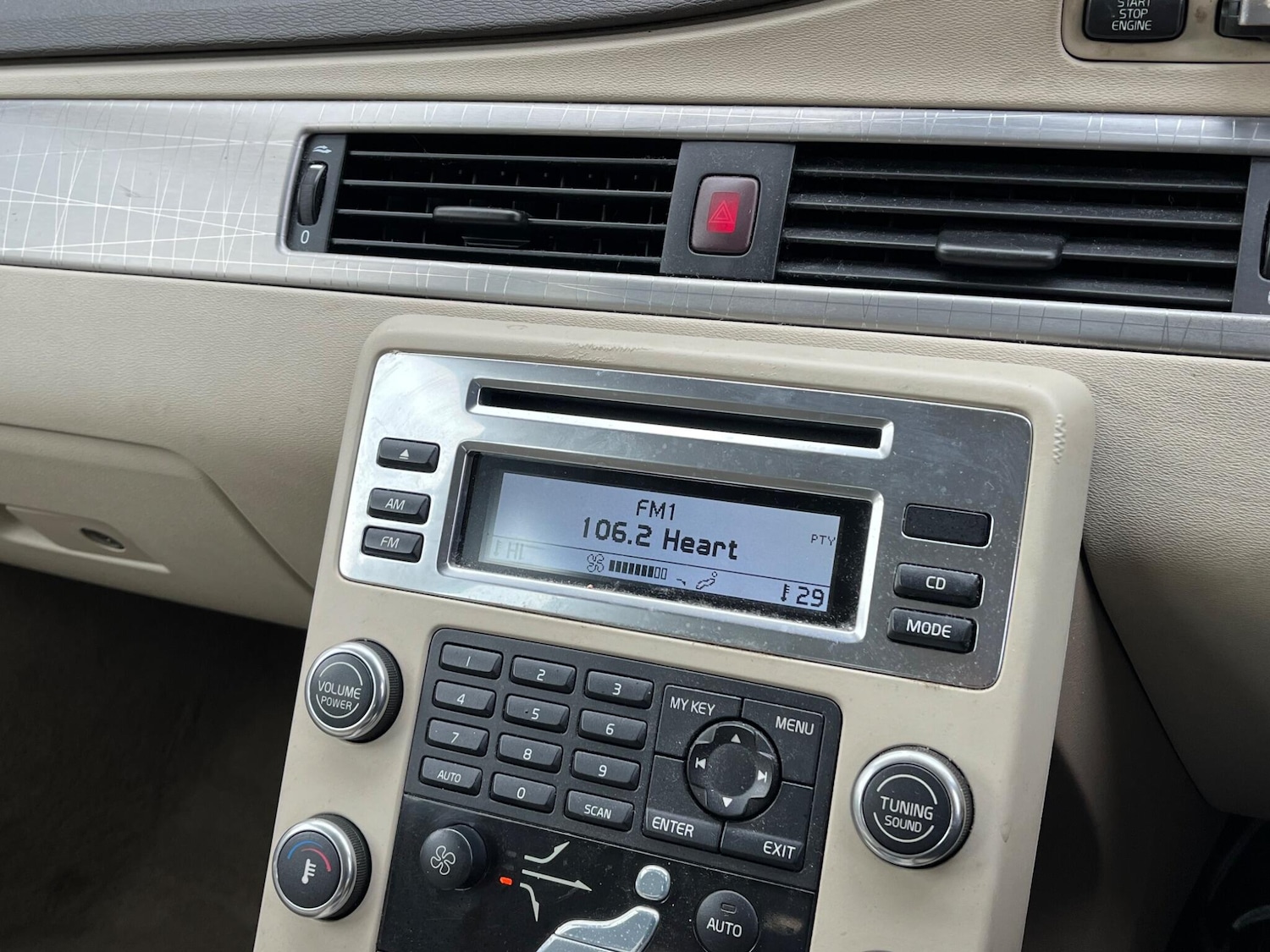 Used Volvo XC70 2007 for sale - 77156084: Photo 24