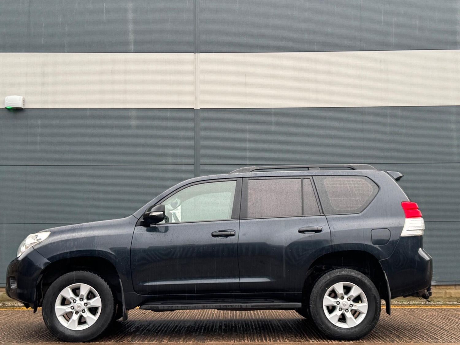 Used Toyota Land Cruiser 2012 for sale - 77510008: Photo 11